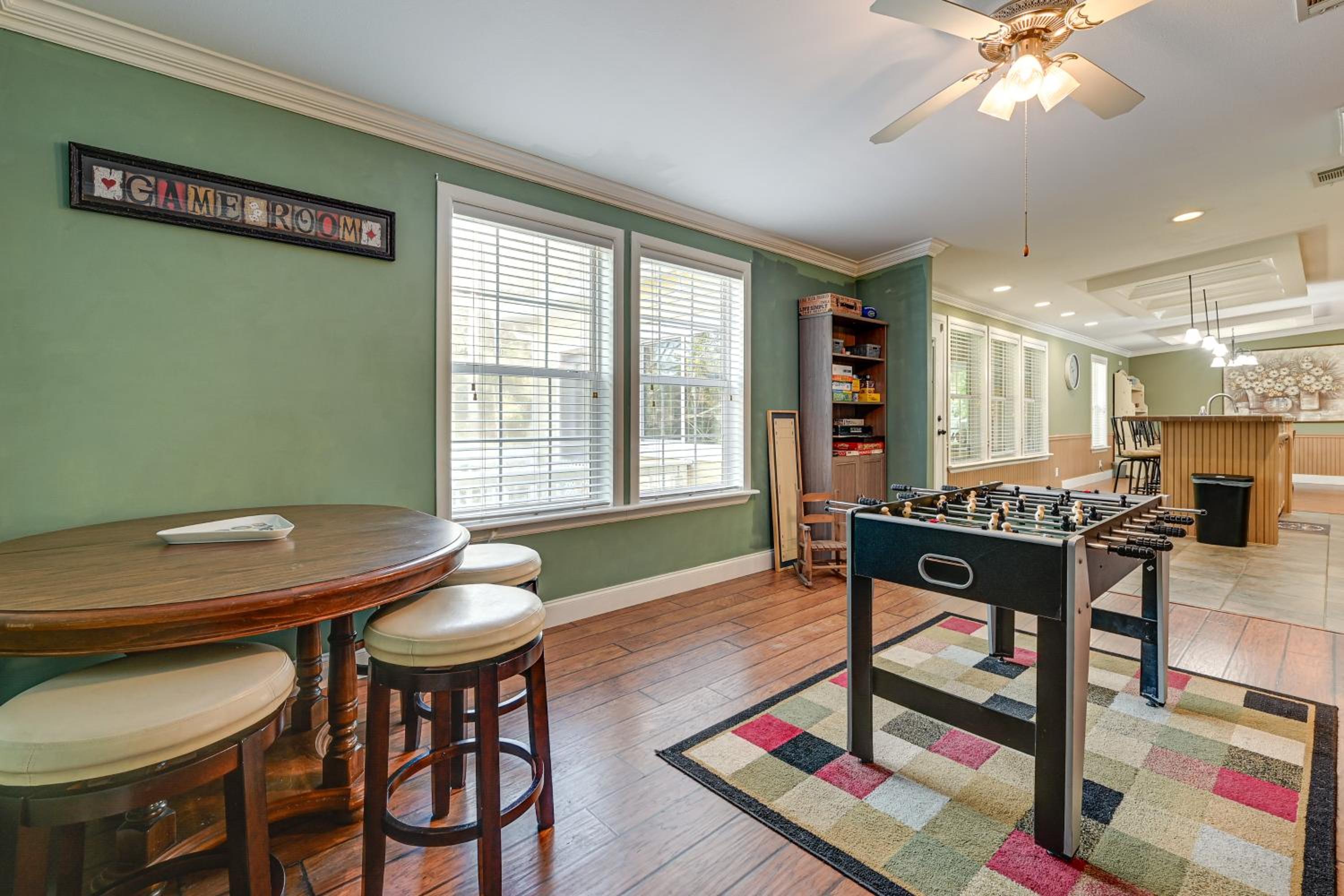Weeki Wachee Family Getaway Canal-Front Home