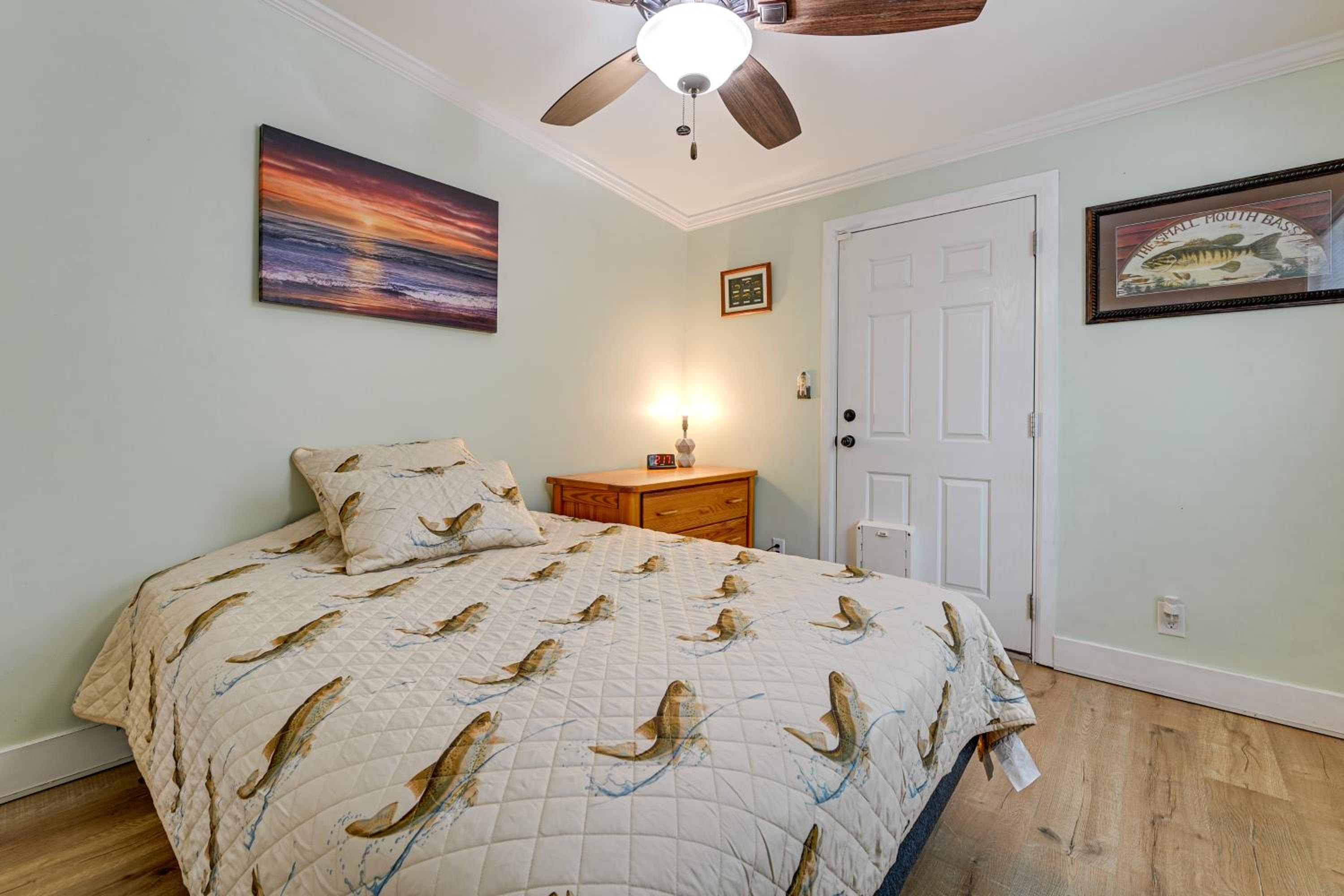 Weeki Wachee Family Getaway Canal-Front Home