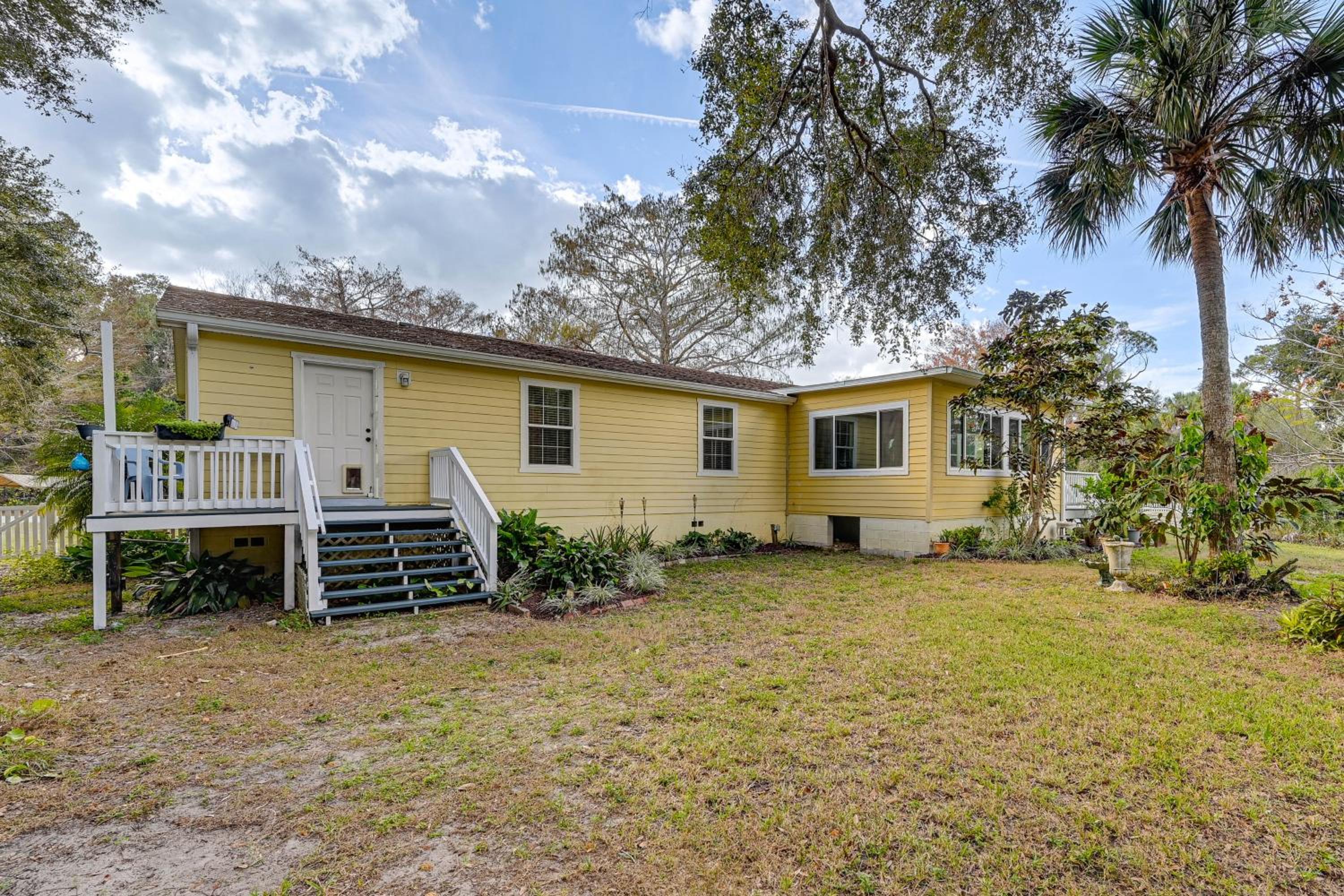 Weeki Wachee Family Getaway Canal-Front Home