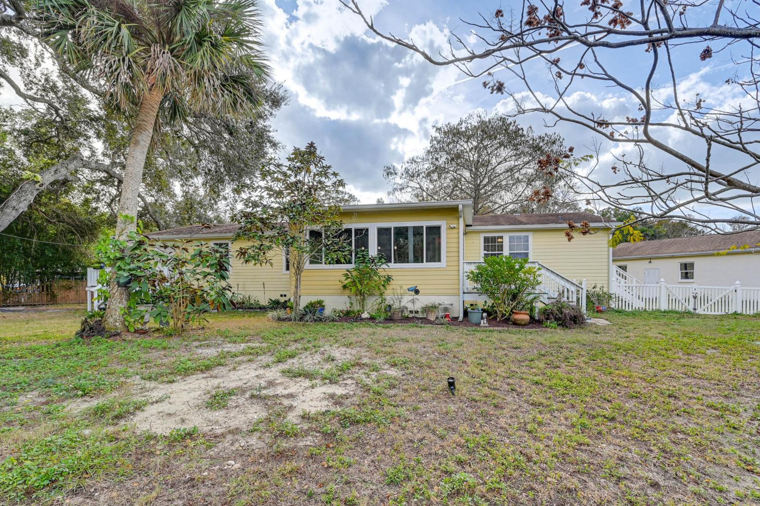 Weeki Wachee Family Getaway Canal-Front Home