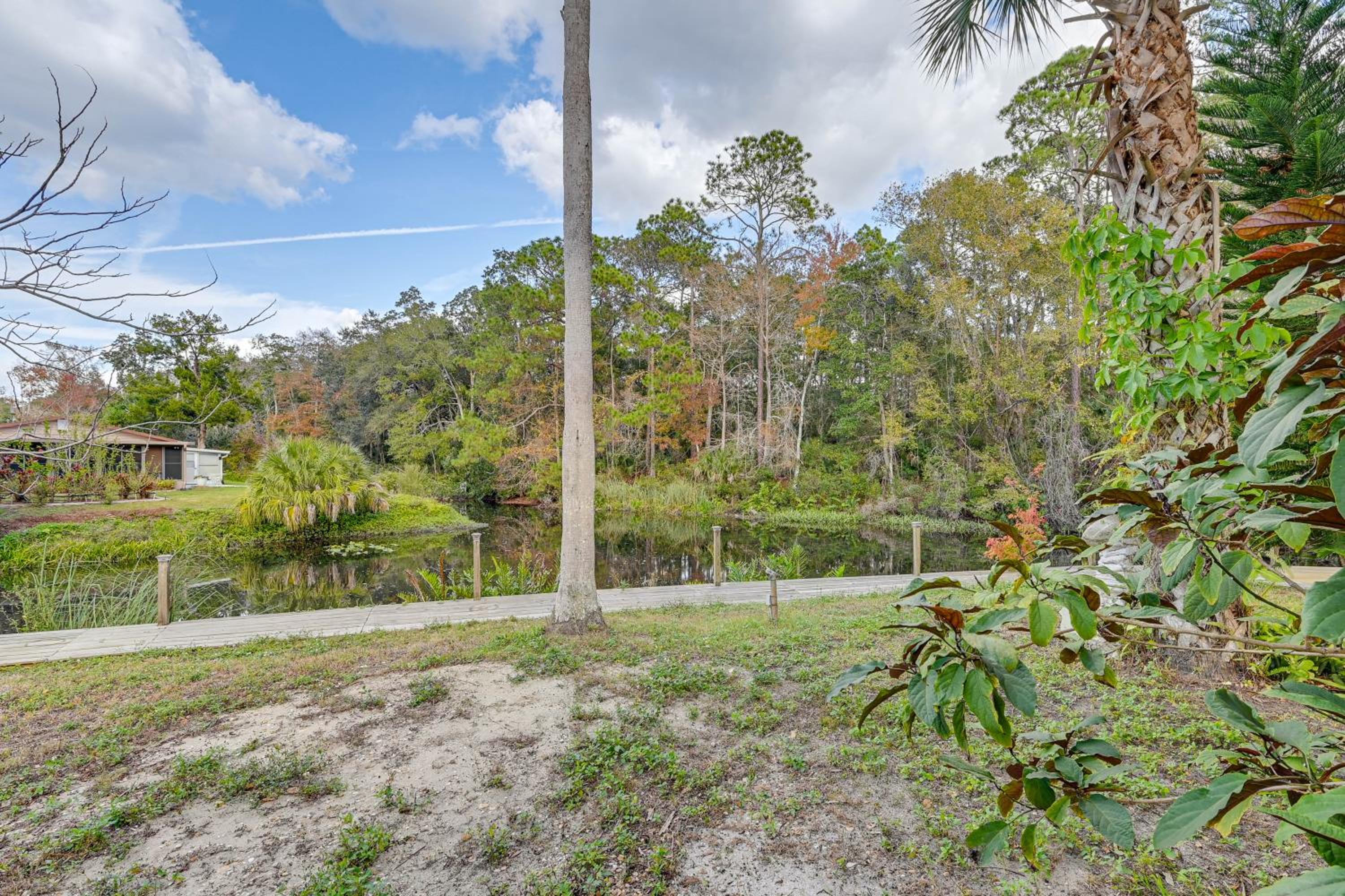 Weeki Wachee Family Getaway Canal-Front Home
