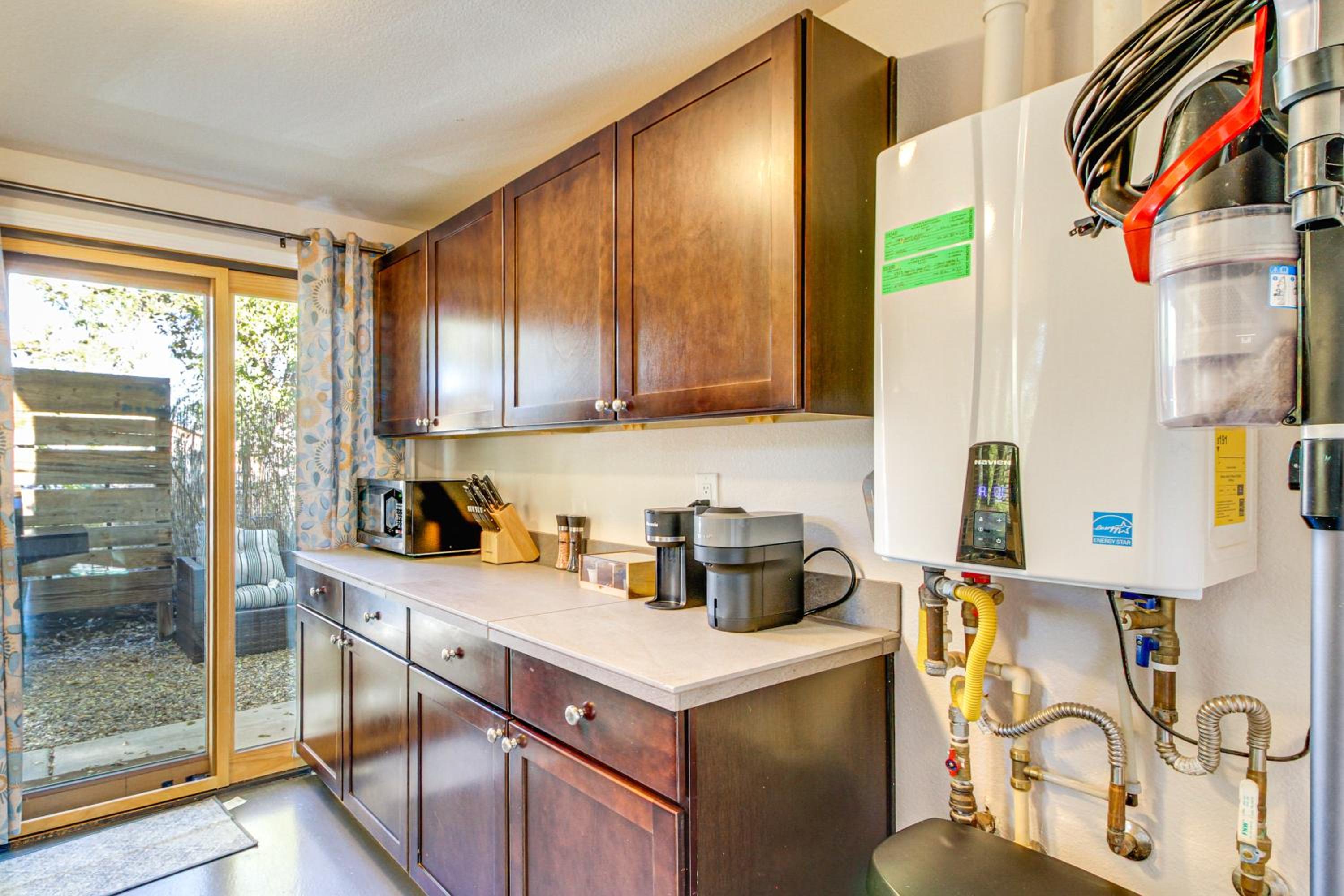 Stylish Home 2 Mi to Old Town Albuquerque!