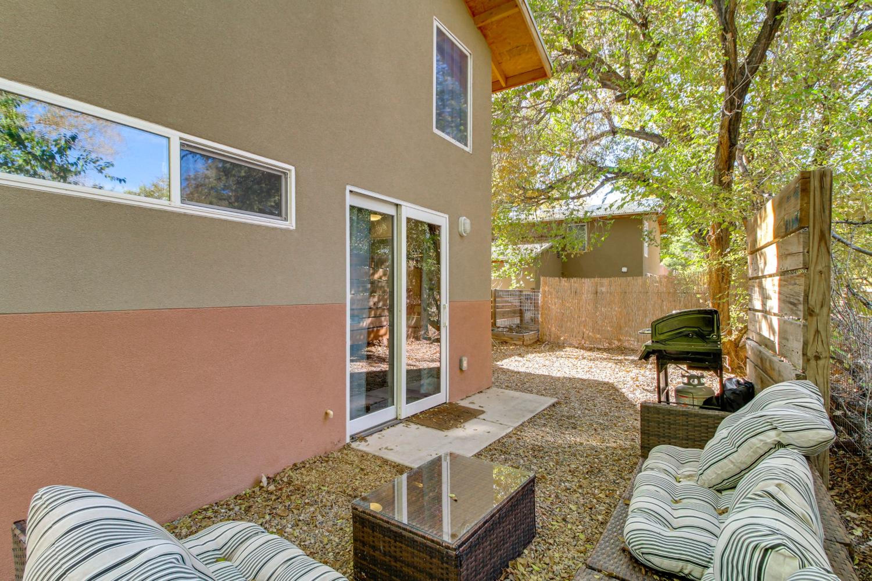 Stylish Home 2 Mi to Old Town Albuquerque!