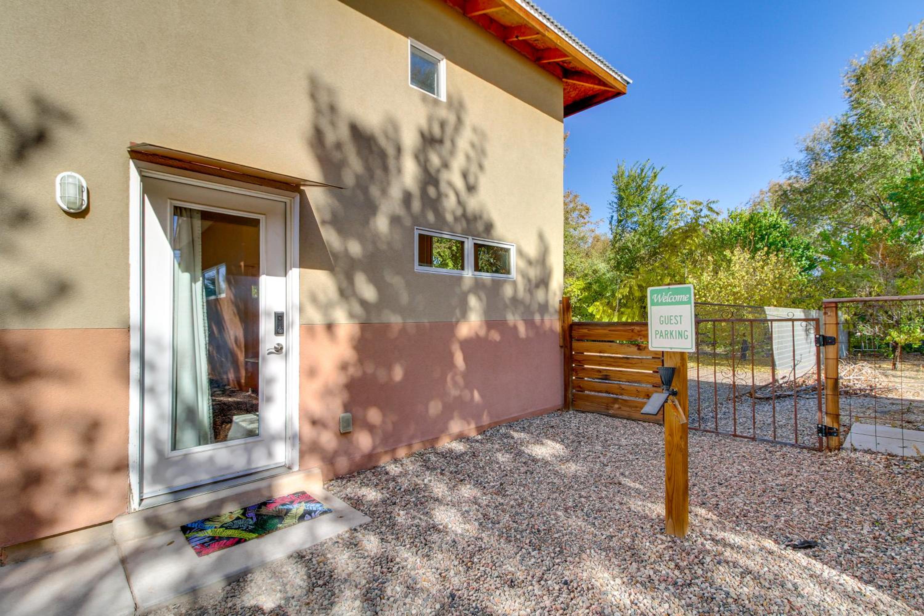 Stylish Home 2 Mi to Old Town Albuquerque!