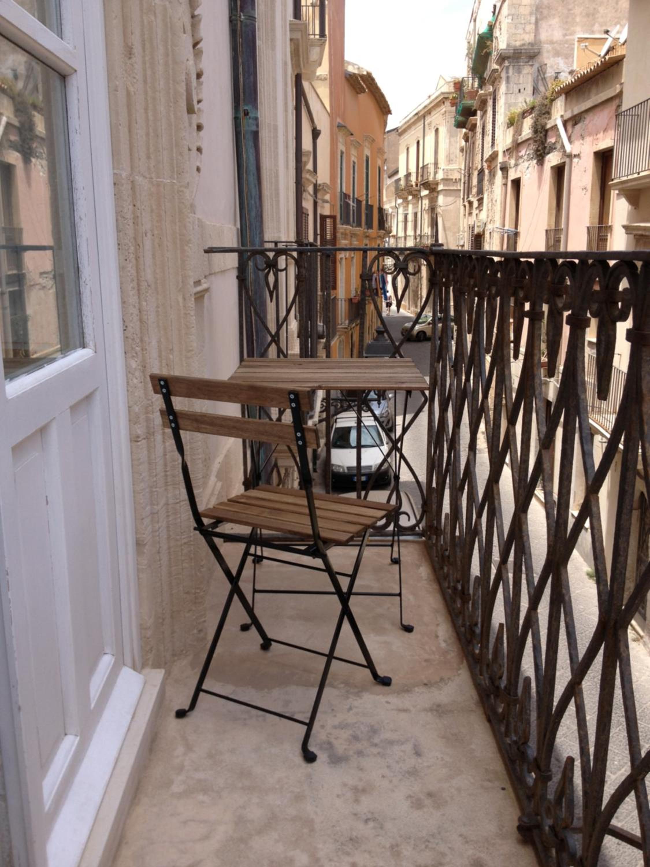 Ortigia Family House