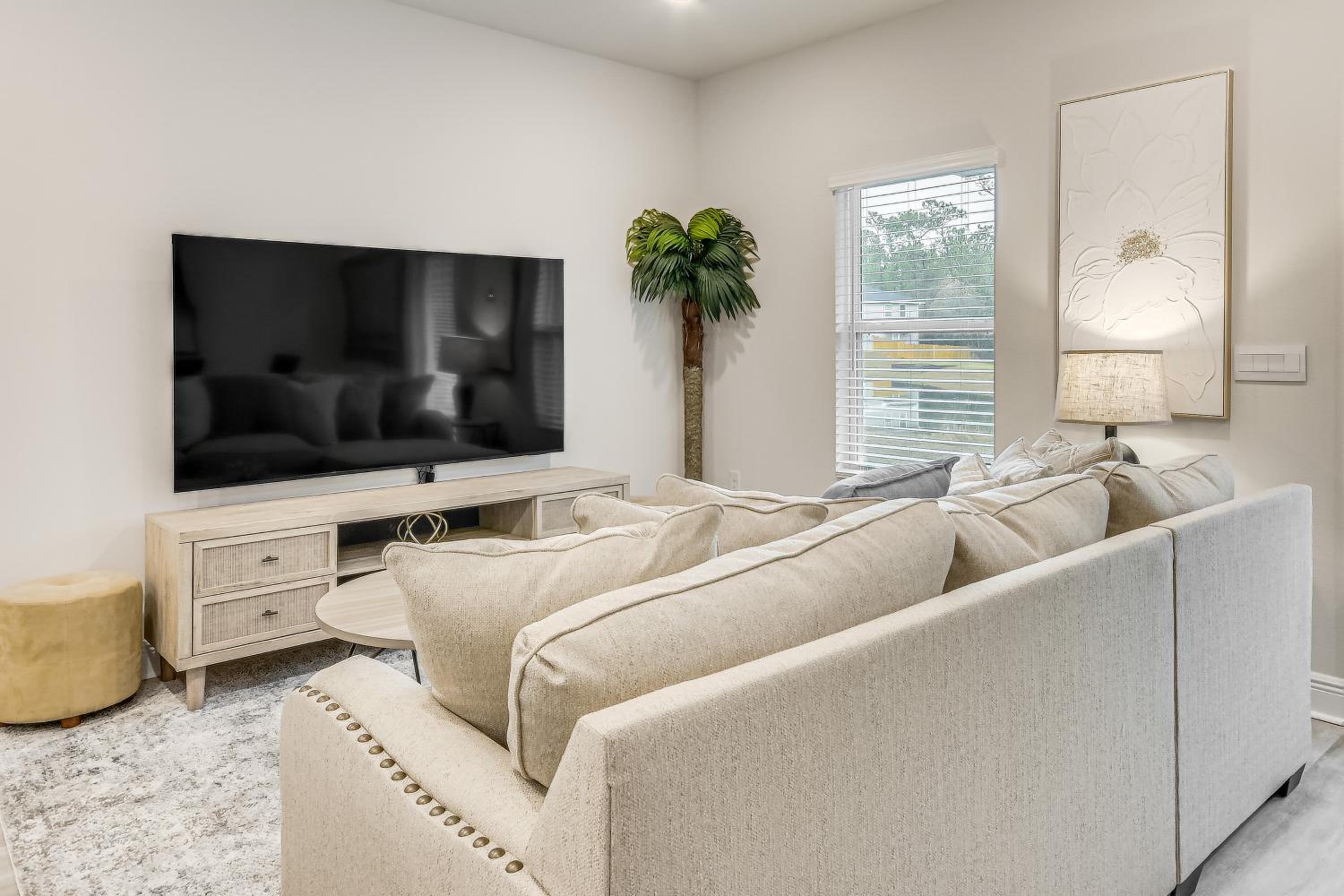 8 Mi to Dtwn Pensacola Modern Escape with Patio!