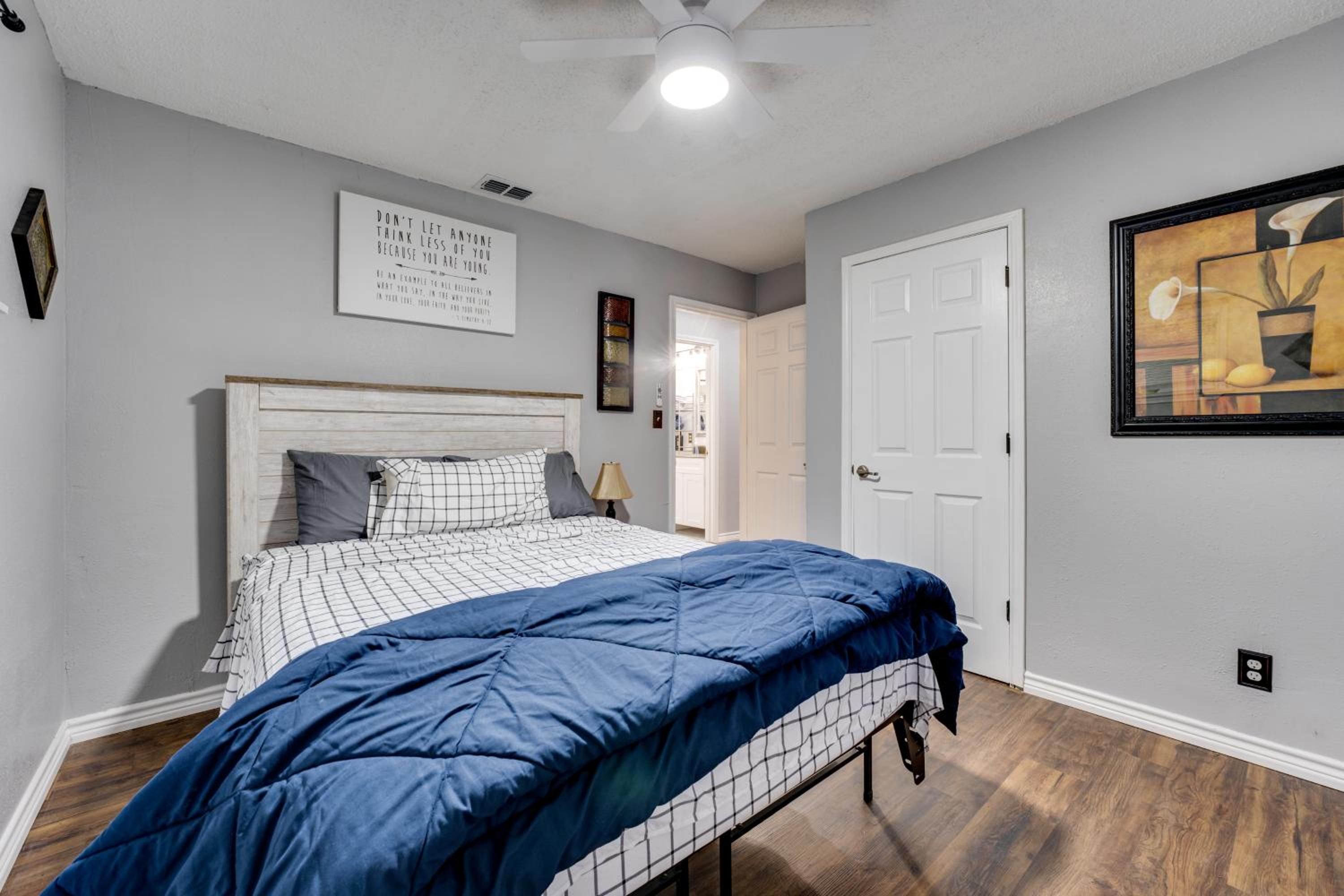 Near Wineries and Guadalupe River! Stylish Home