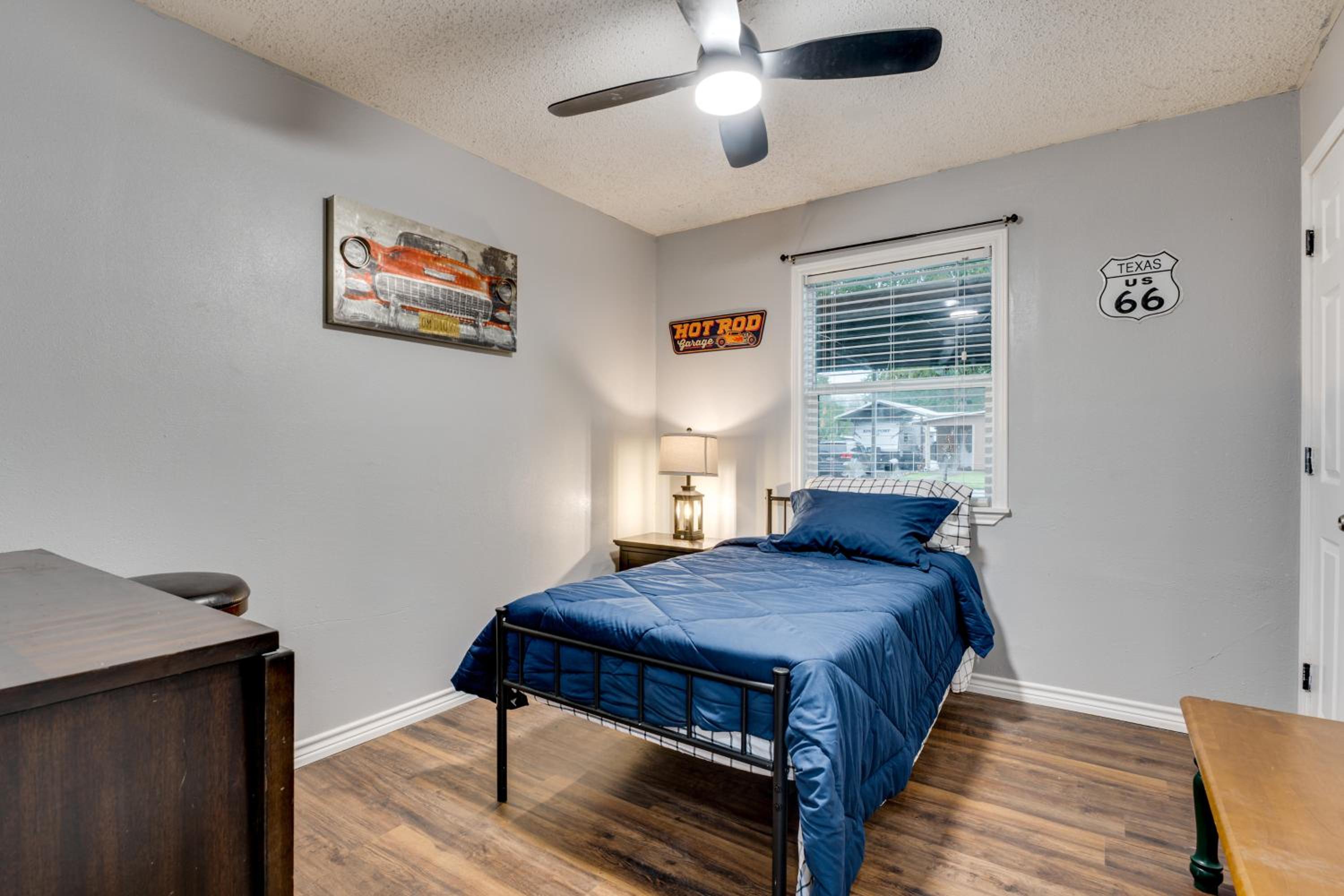 Near Wineries and Guadalupe River! Stylish Home
