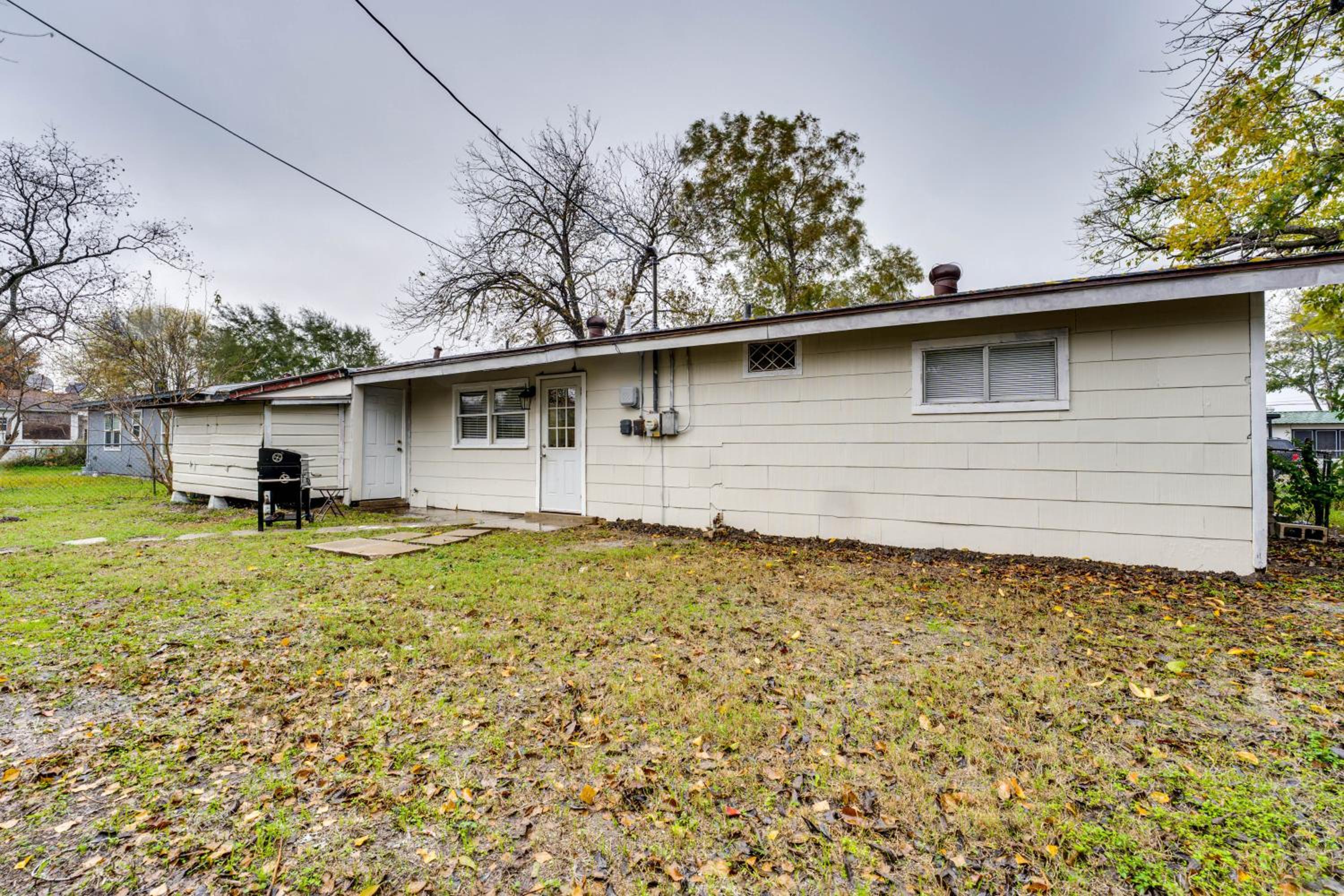 Near Wineries and Guadalupe River! Stylish Home