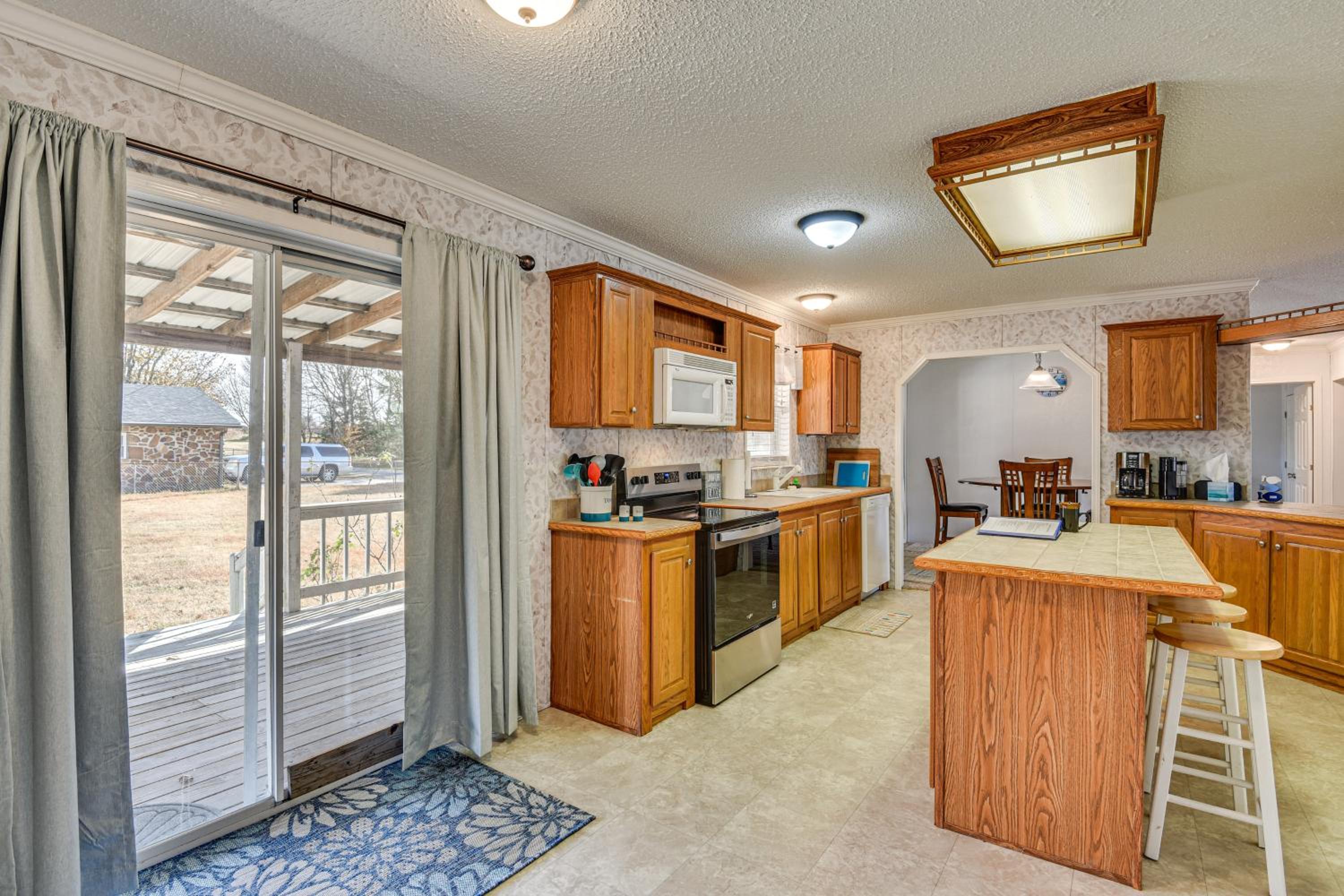 Steps to Lake Eufaula Family Home with Deck and Yard