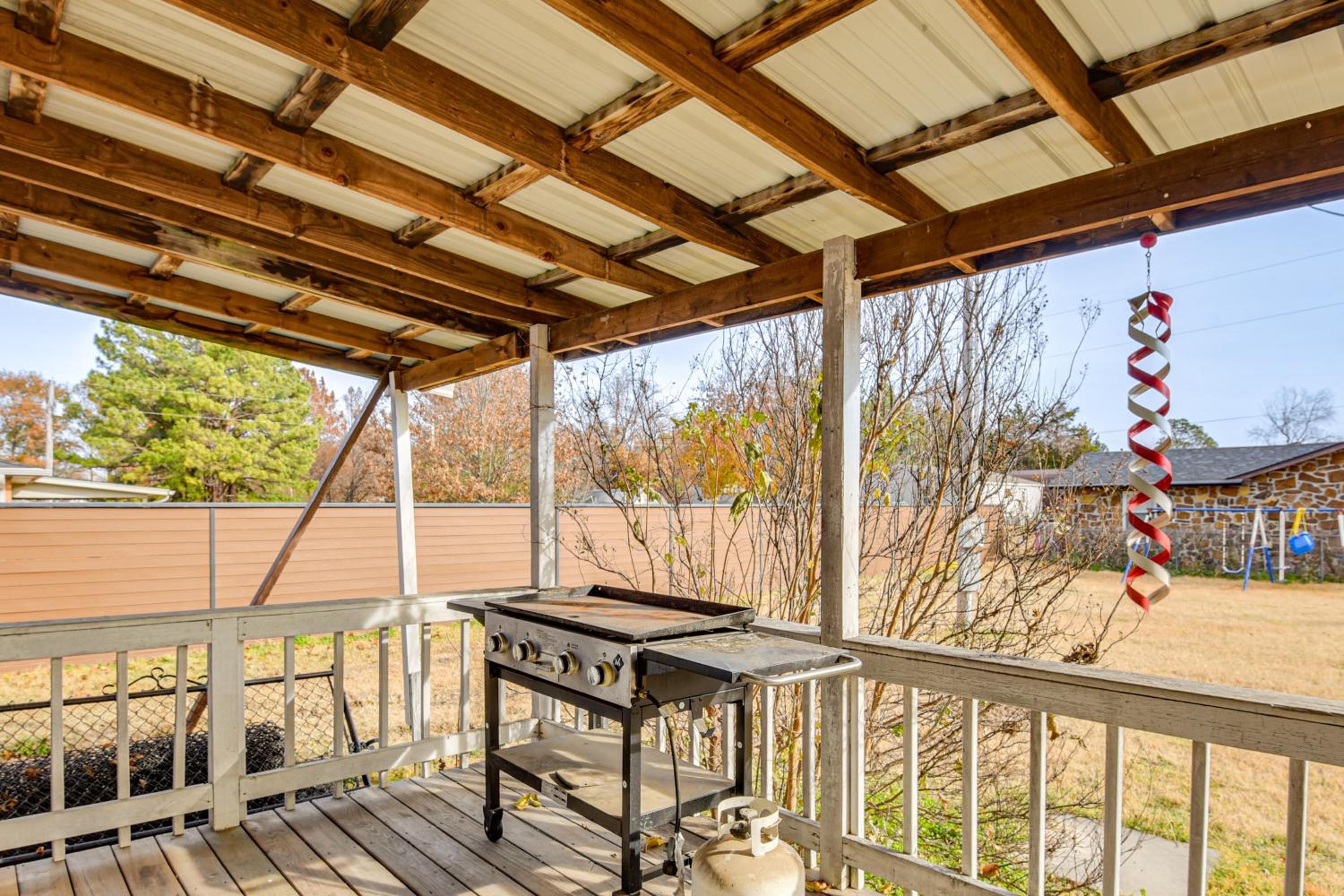 Steps to Lake Eufaula Family Home with Deck and Yard