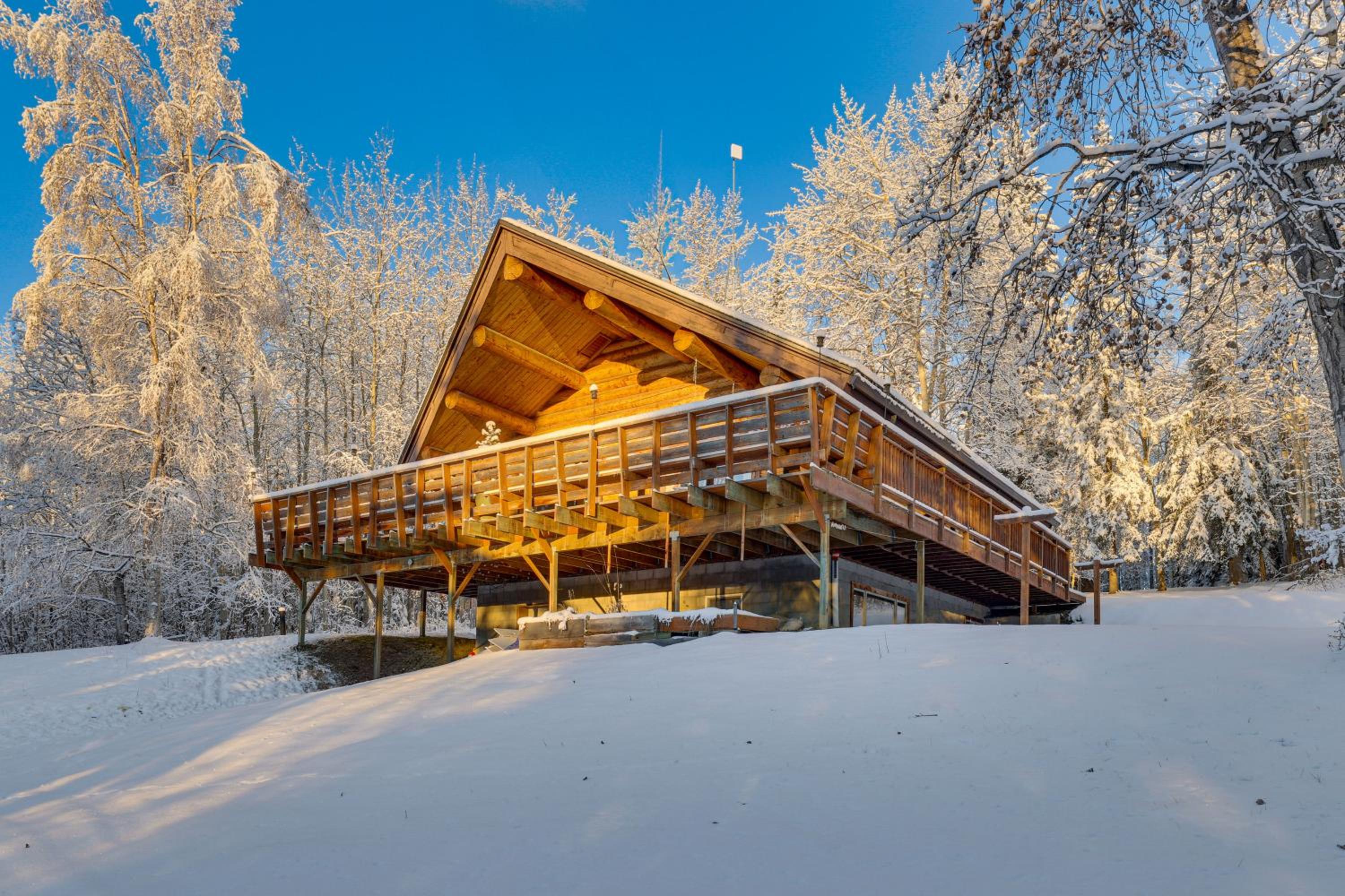 Explore Fairbanks! Authentic Log Cabin with Views