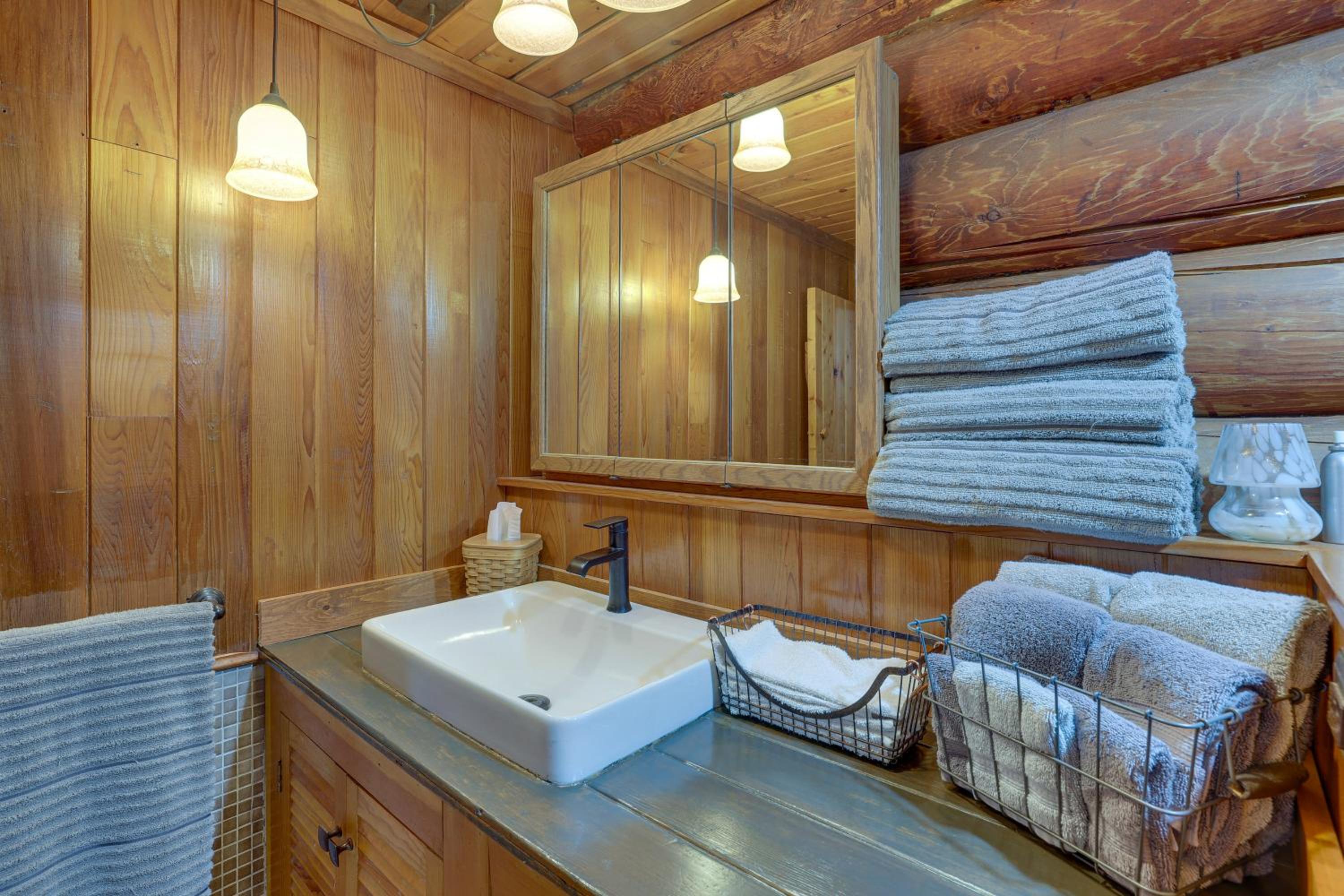 Explore Fairbanks! Authentic Log Cabin with Views