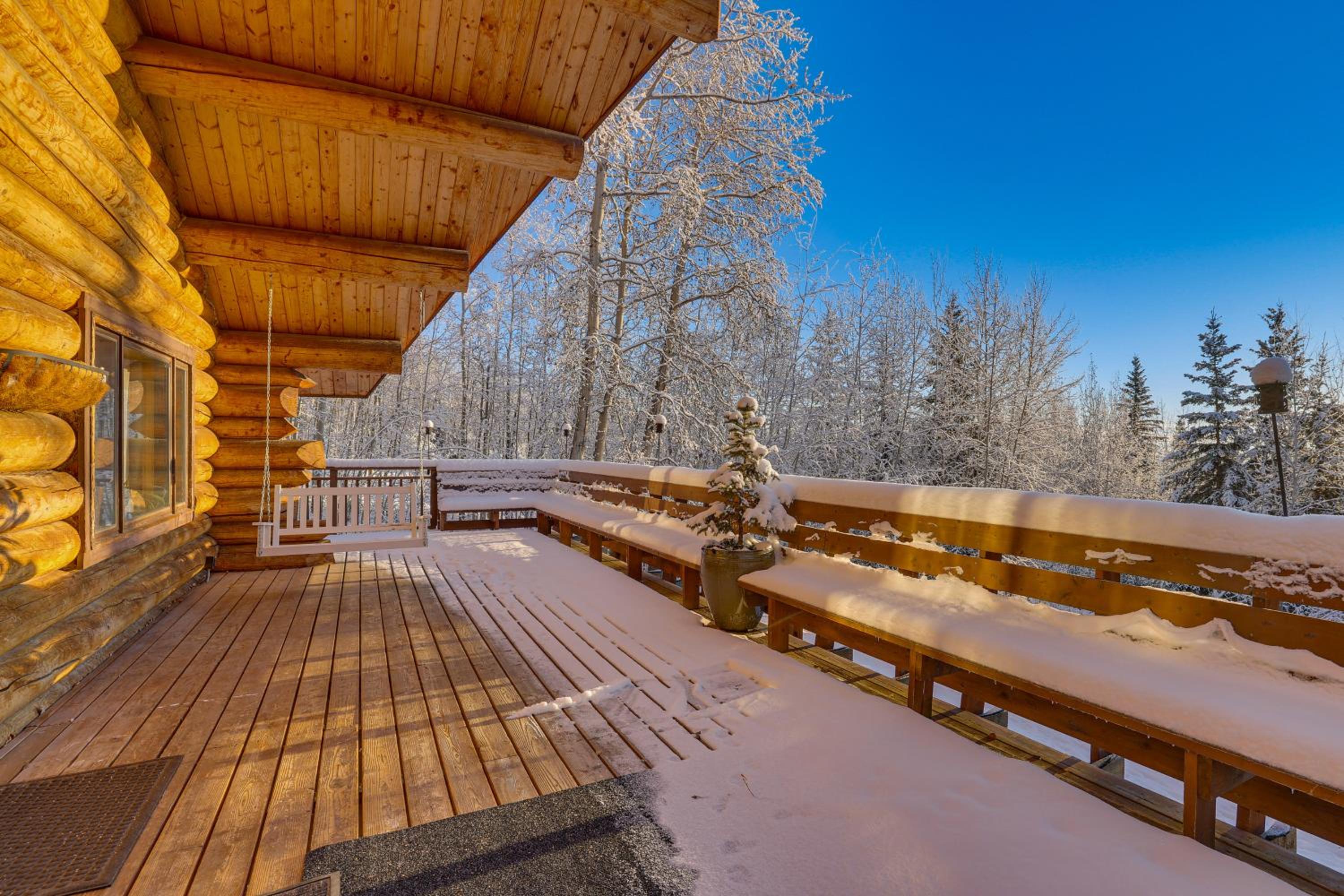 Explore Fairbanks! Authentic Log Cabin with Views