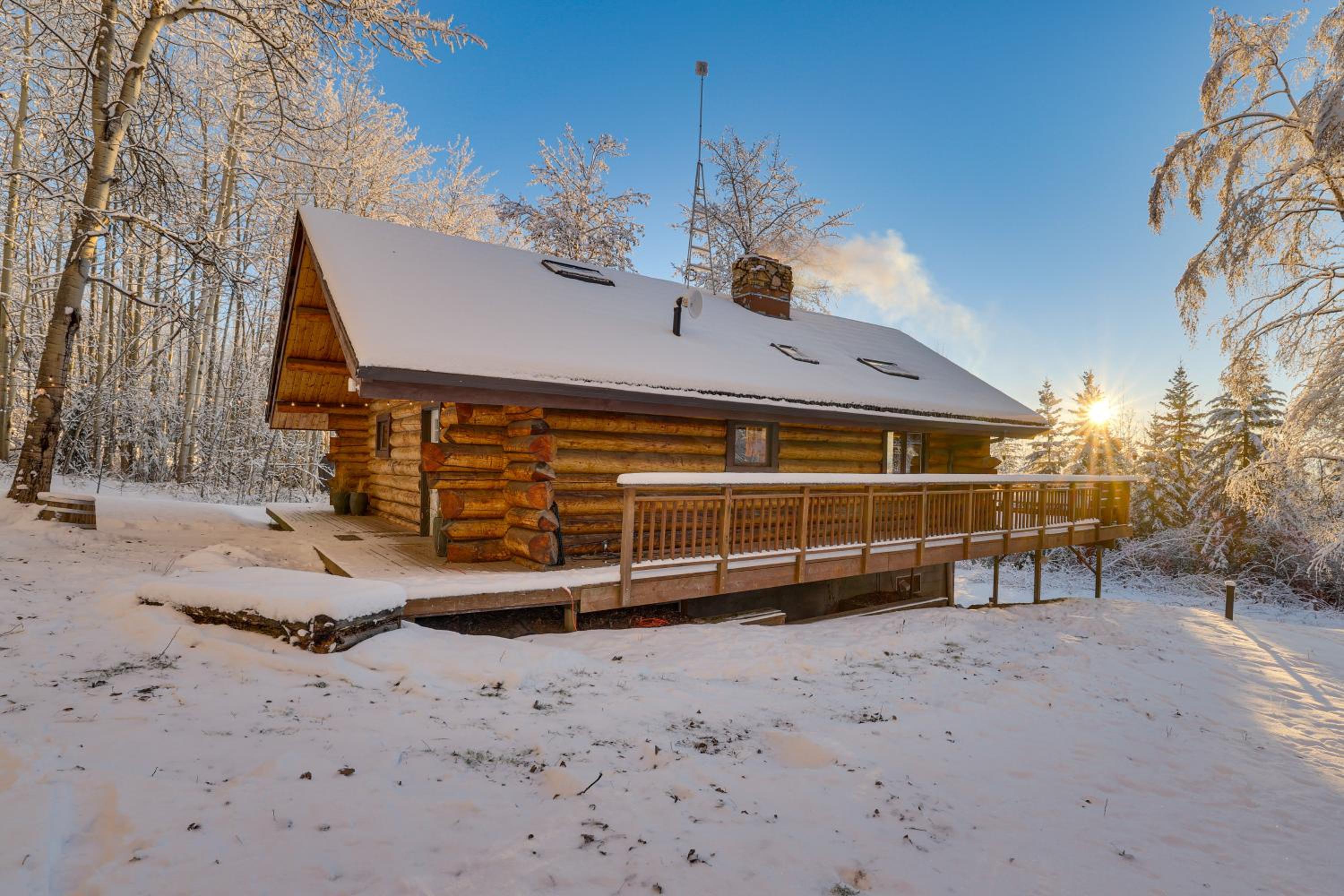 Explore Fairbanks! Authentic Log Cabin with Views