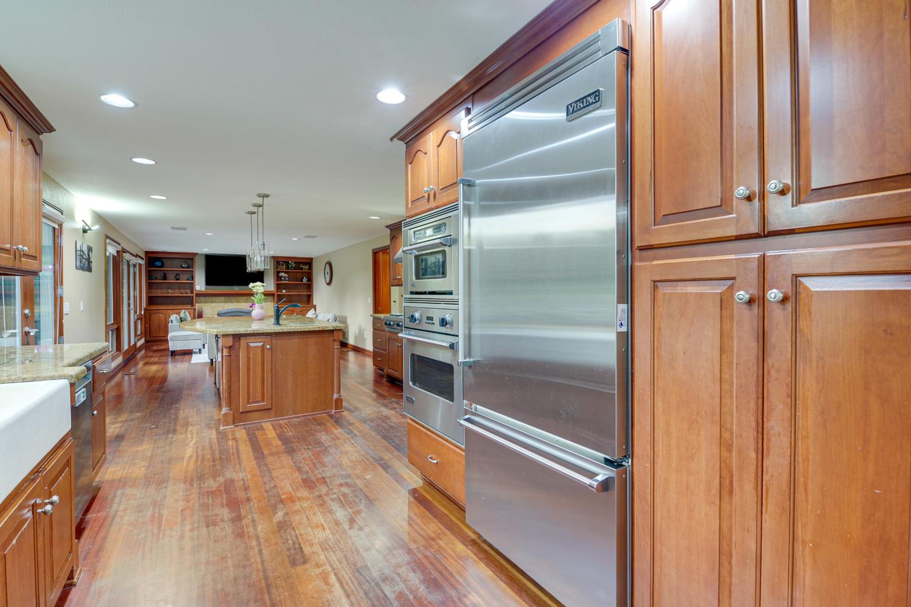Lake-View Woodinville Retreat with Hot Tub and Theater