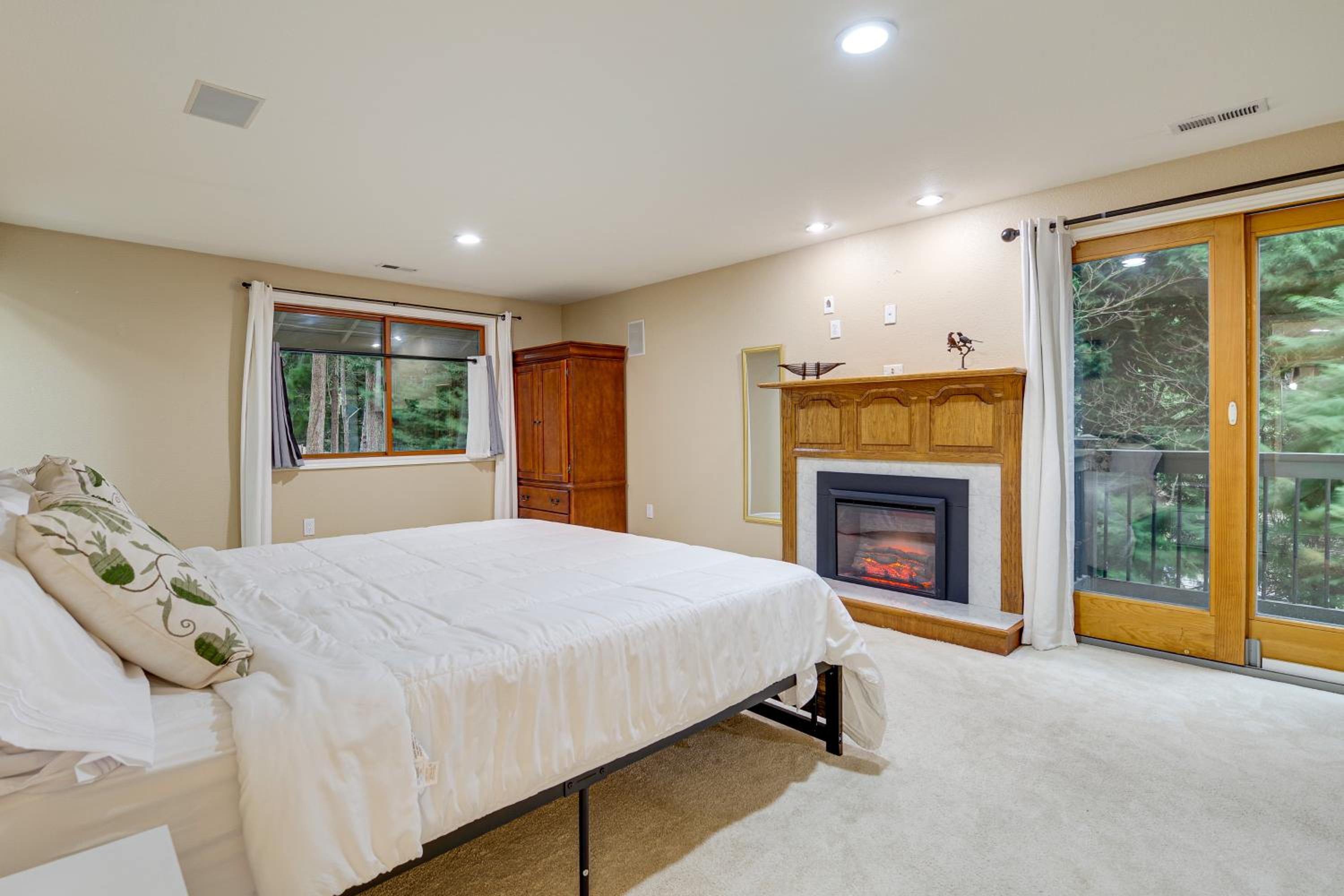 Lake-View Woodinville Retreat with Hot Tub and Theater