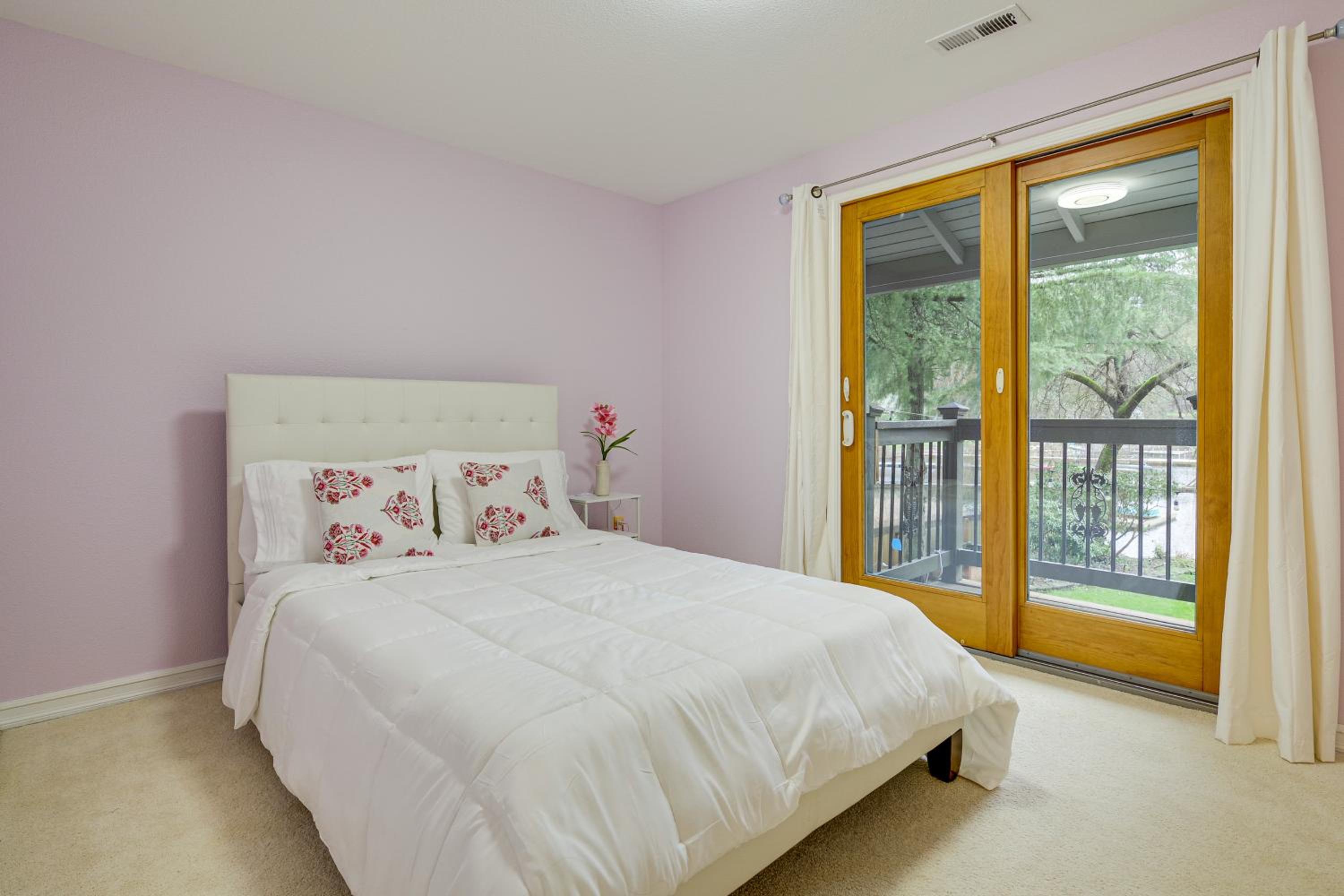 Lake-View Woodinville Retreat with Hot Tub and Theater