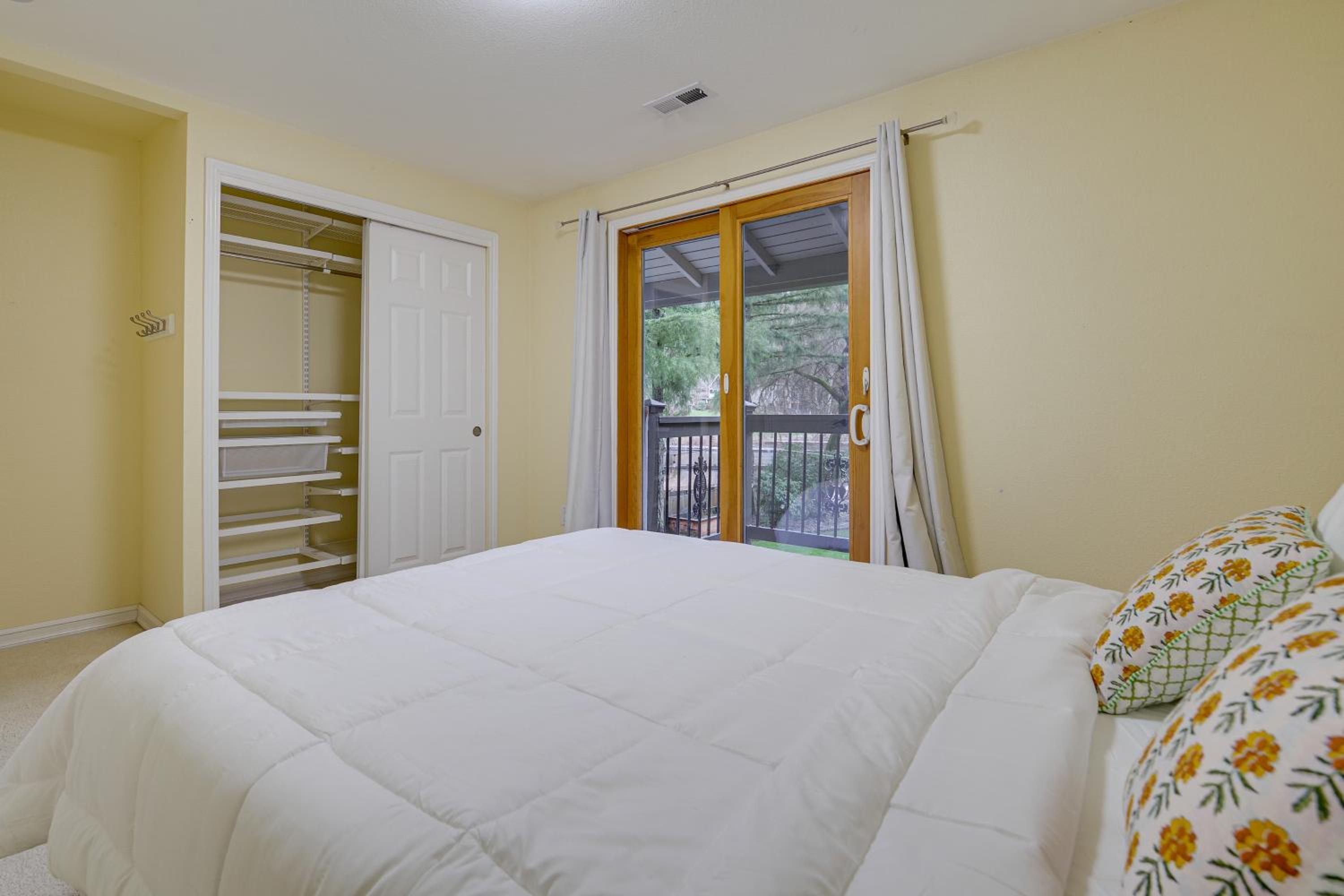 Lake-View Woodinville Retreat with Hot Tub and Theater
