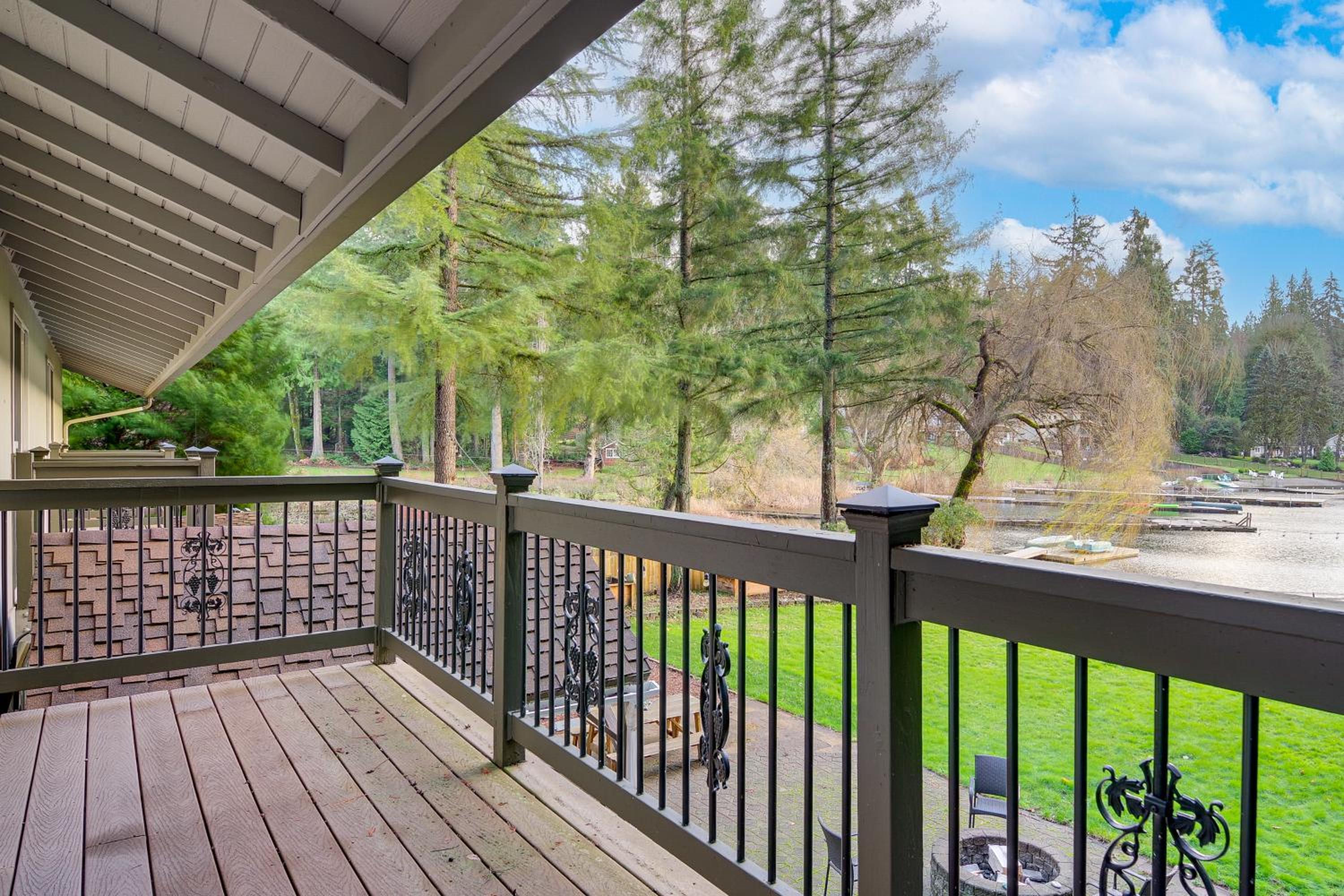 Lake-View Woodinville Retreat with Hot Tub and Theater