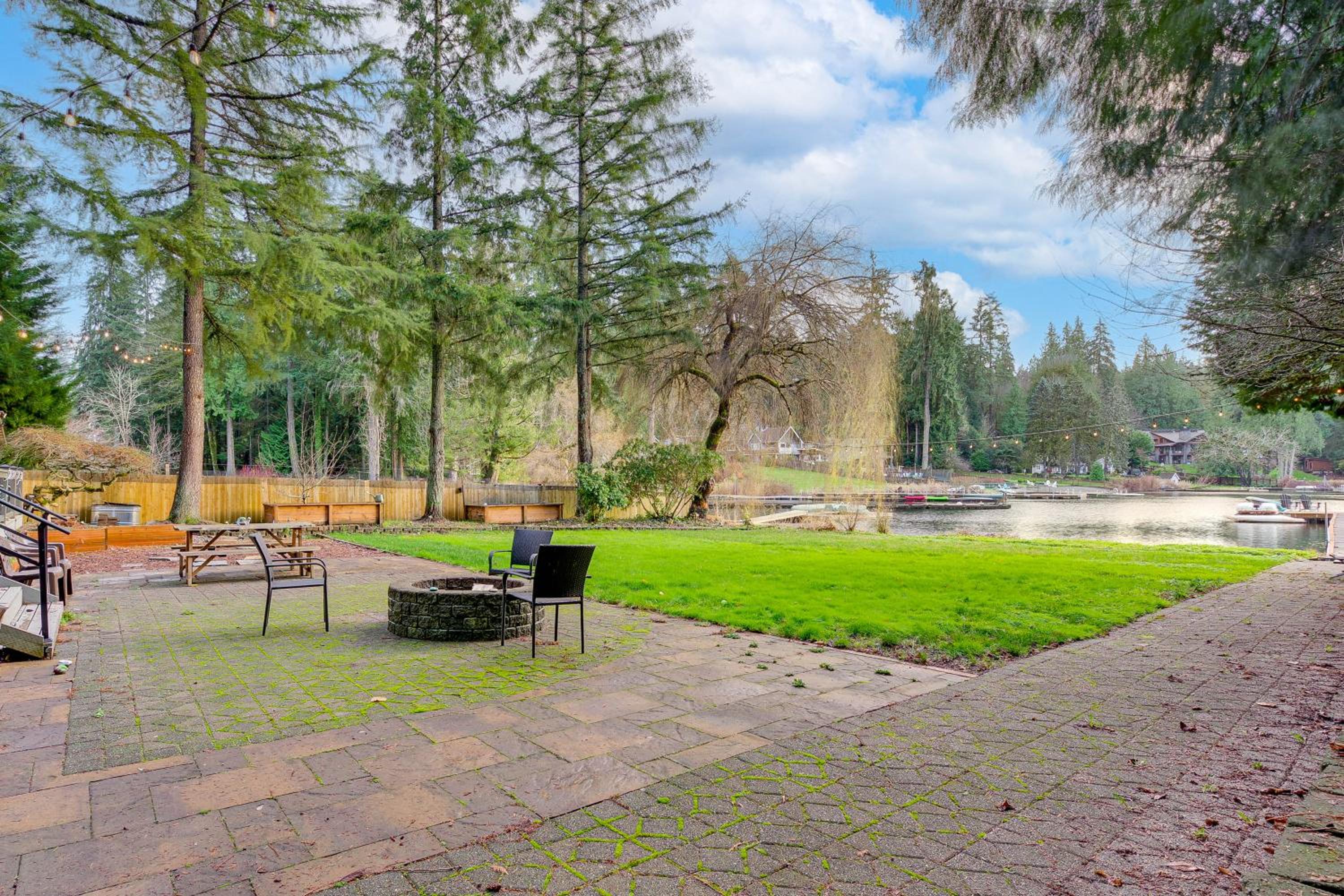 Lake-View Woodinville Retreat with Hot Tub and Theater