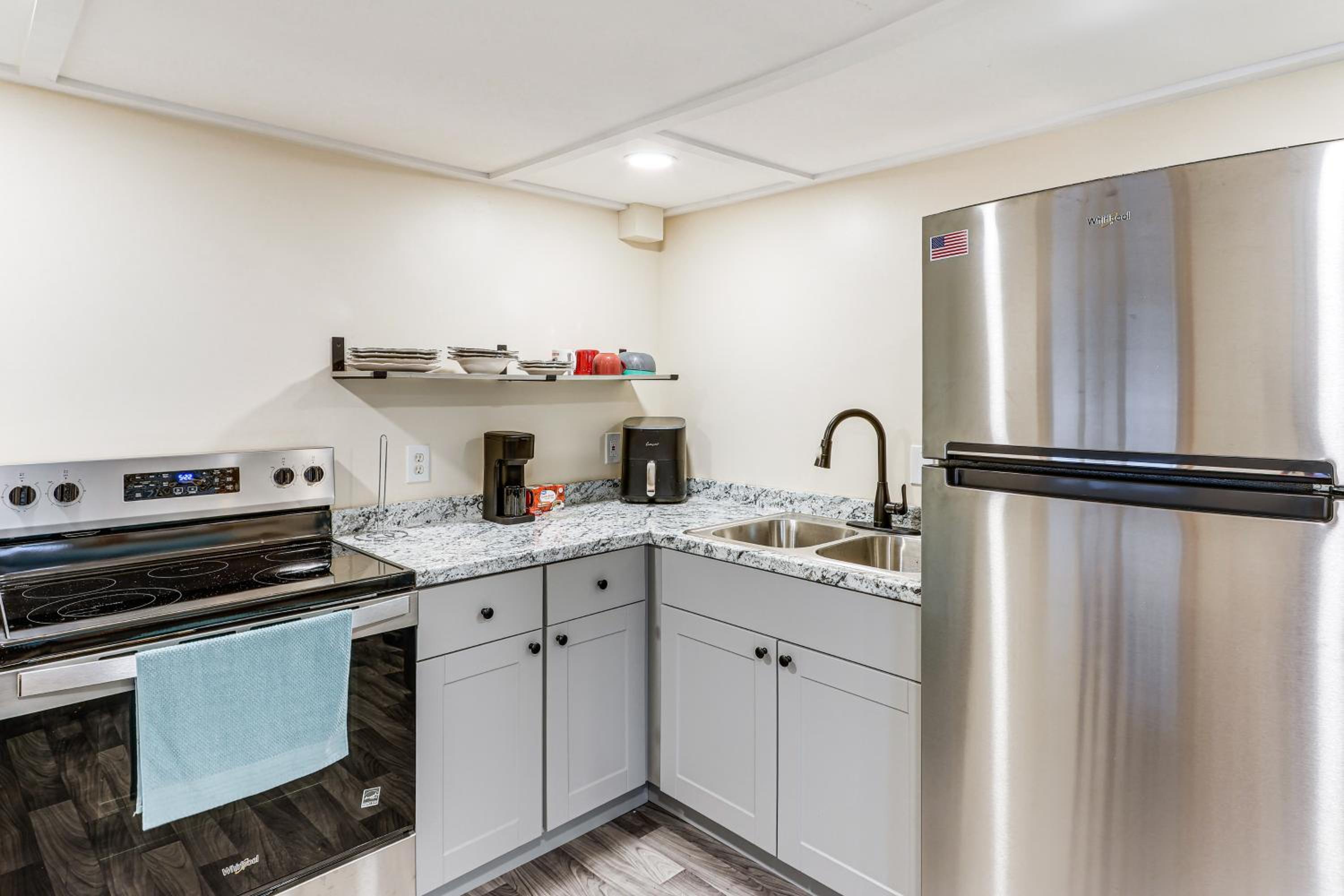 3 Mi to Ocean Vero Beach Home with Pool Access!