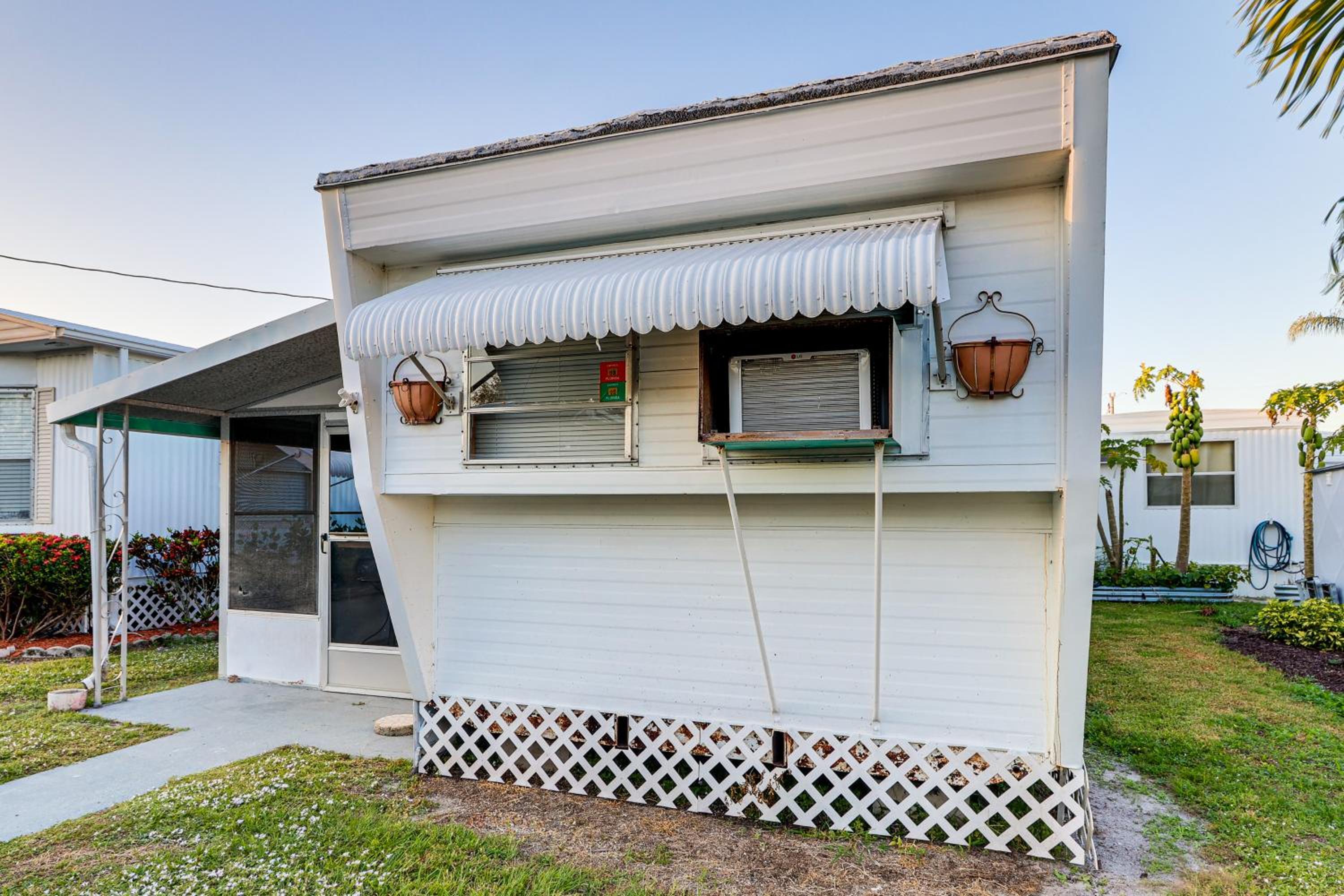 3 Mi to Ocean Vero Beach Home with Pool Access!
