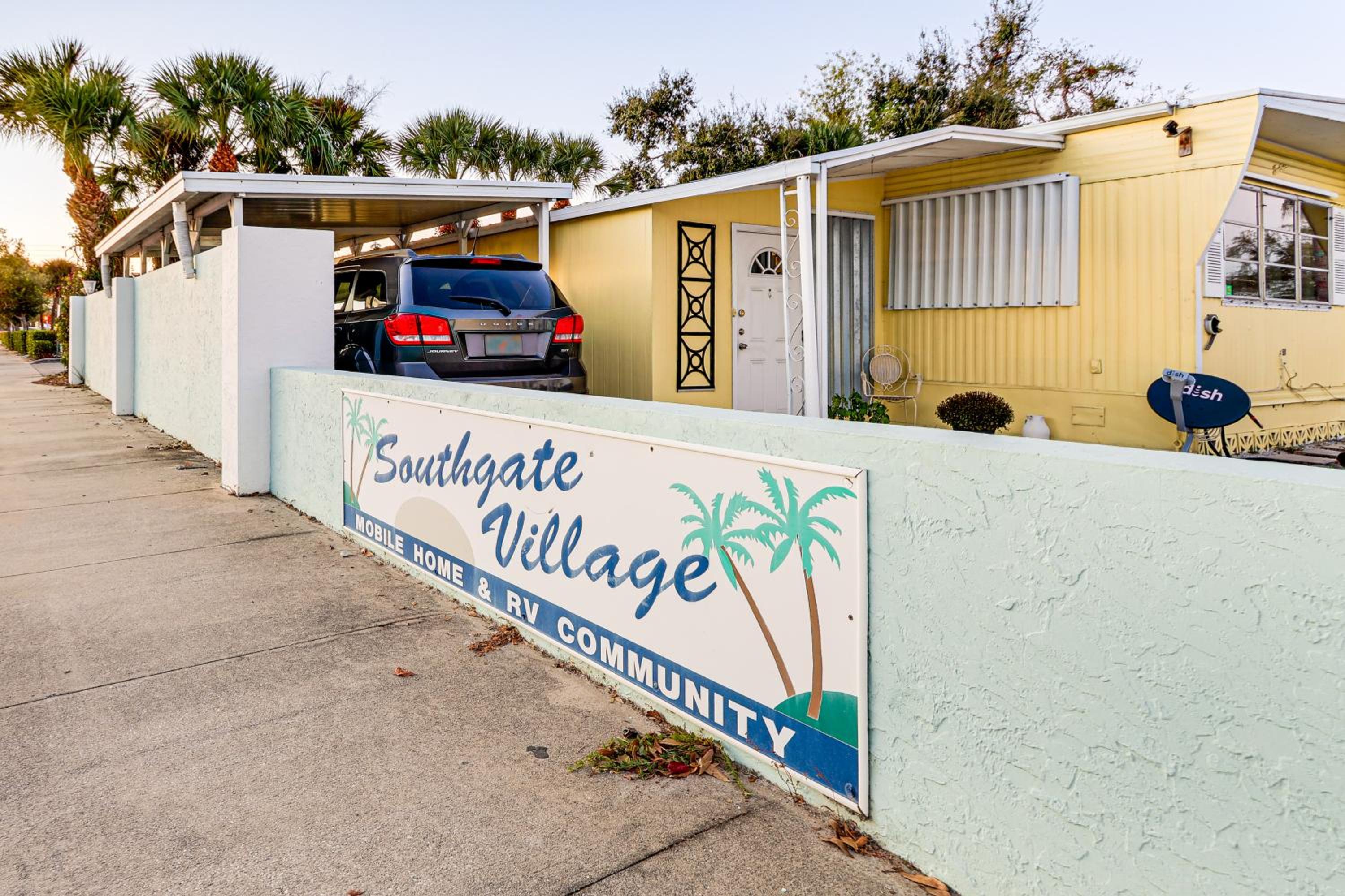 3 Mi to Ocean Vero Beach Home with Pool Access!