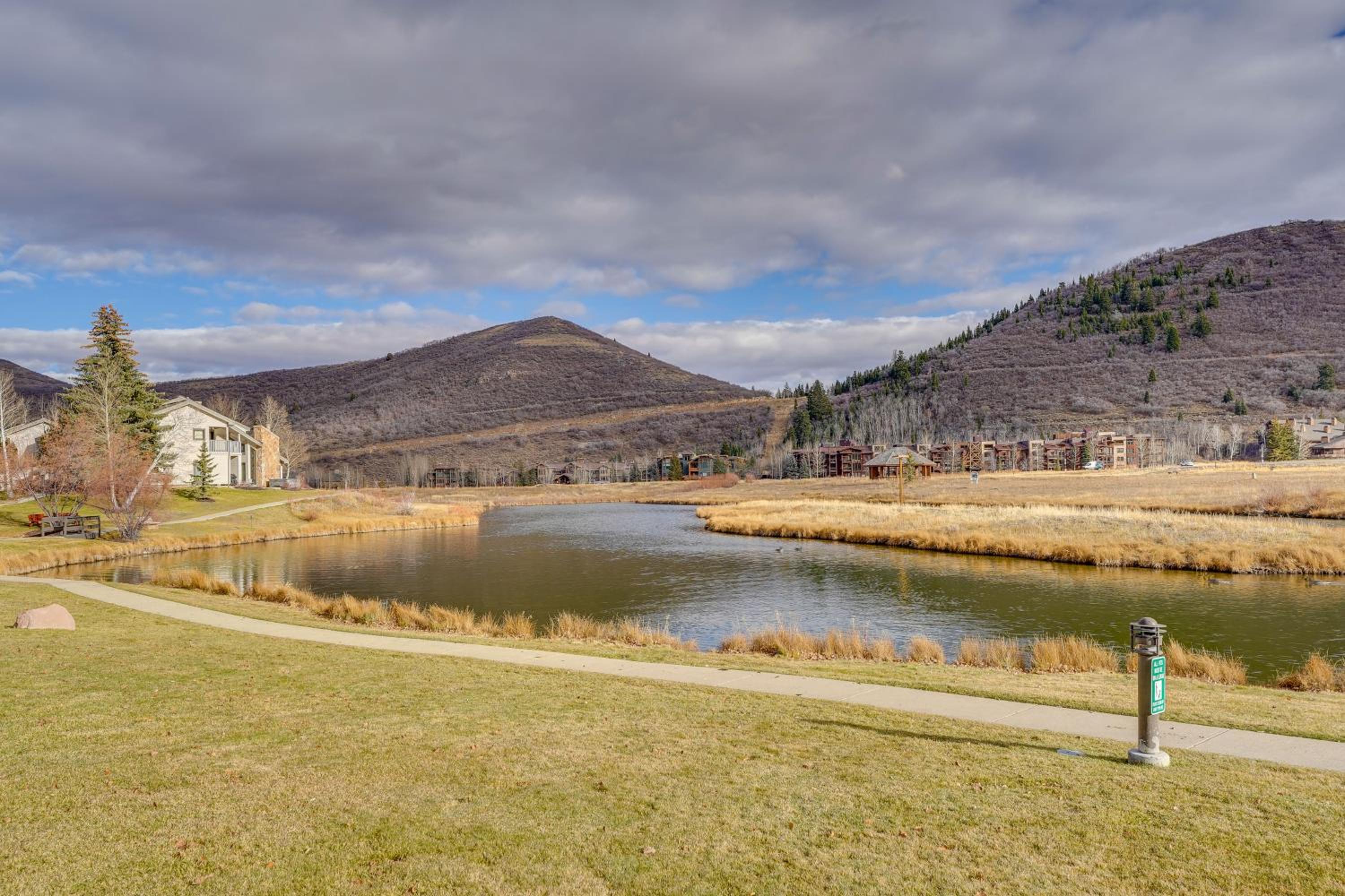 180-Degree Snow Park Views Condo Near Deer Valley