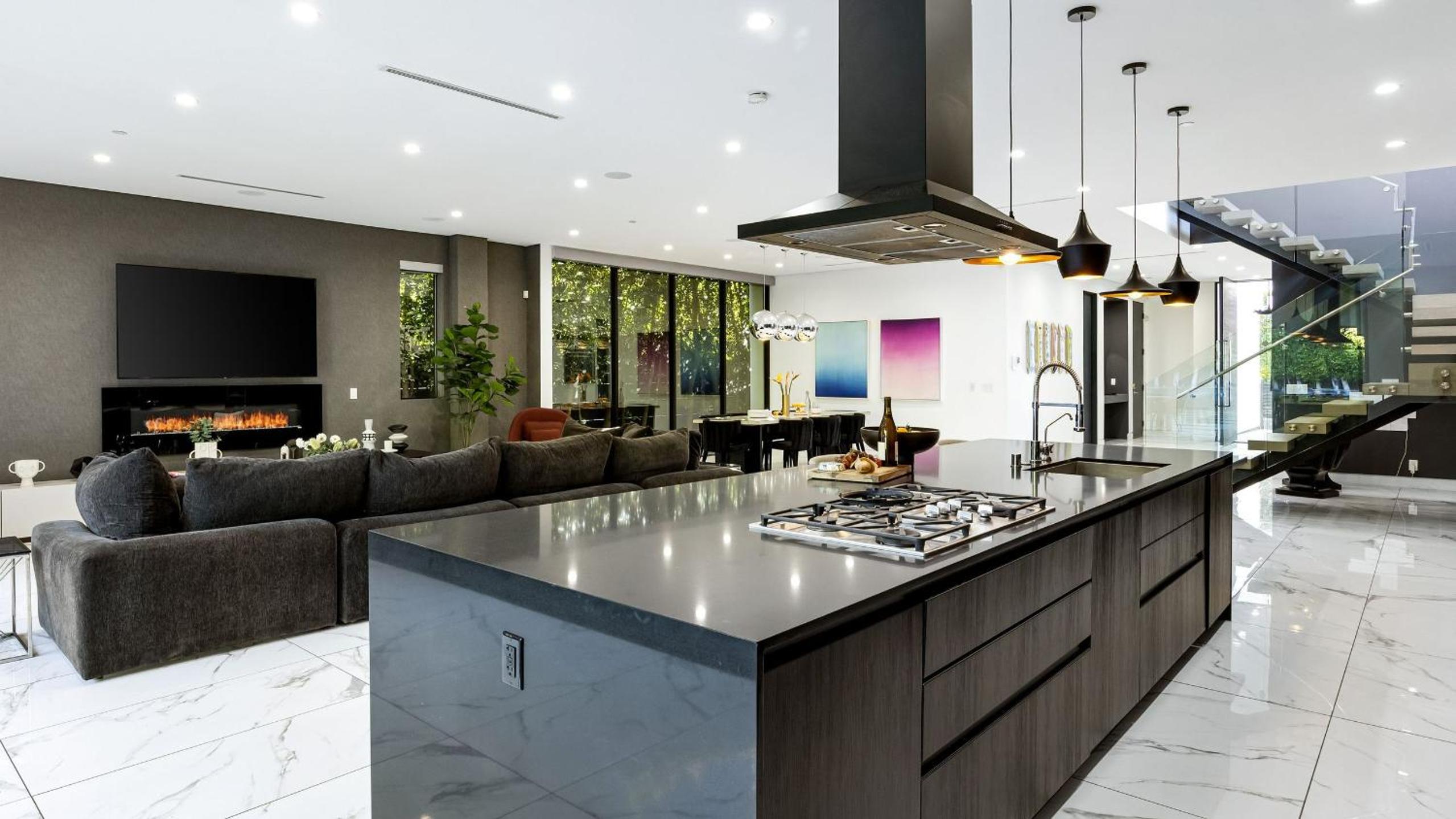 Private LA Retreat w Pool Hot Tub Fire Pit Near Melrose Ave The Martel House by AvantStay