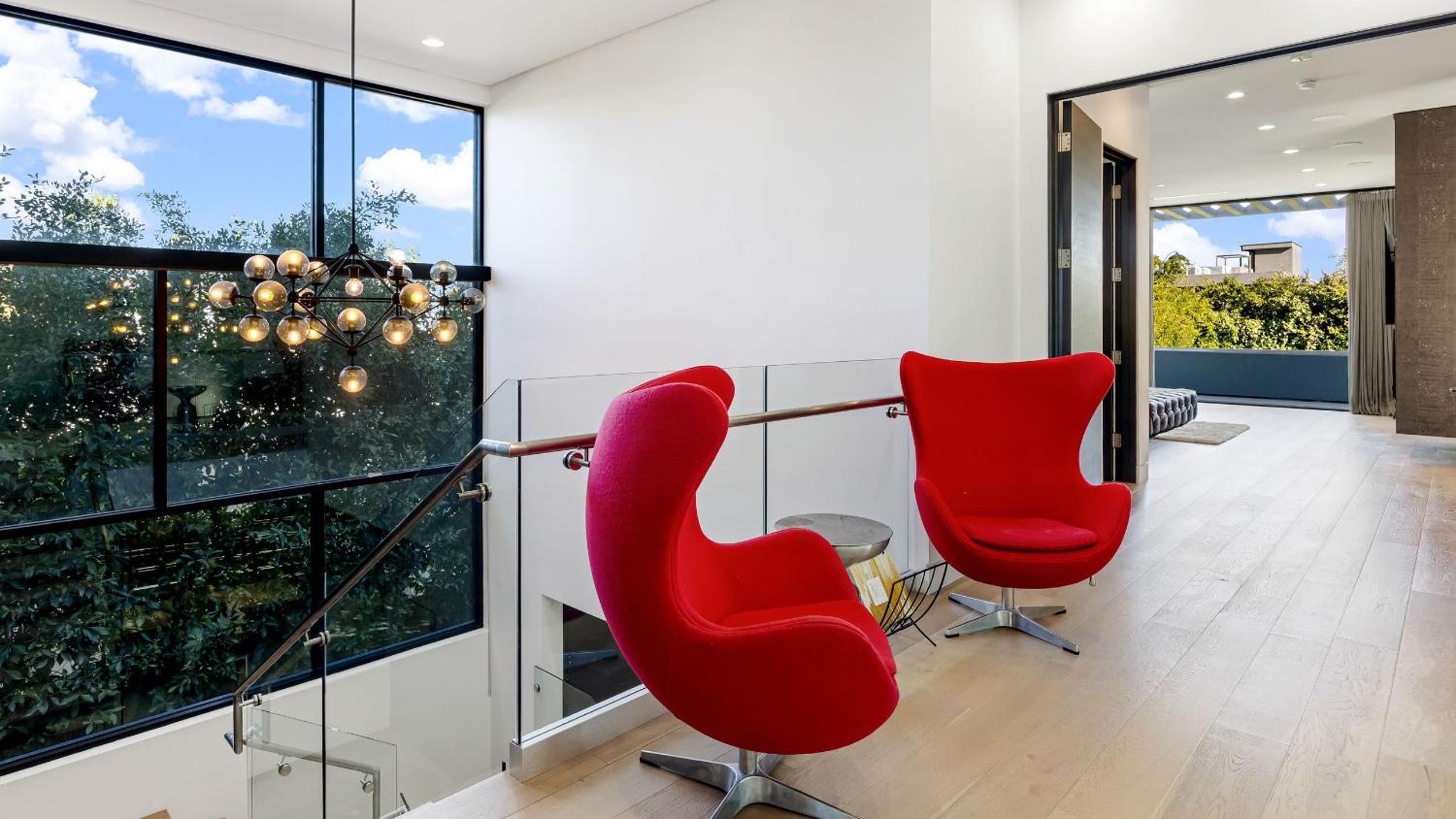 Private LA Retreat w Pool Hot Tub Fire Pit Near Melrose Ave The Martel House by AvantStay