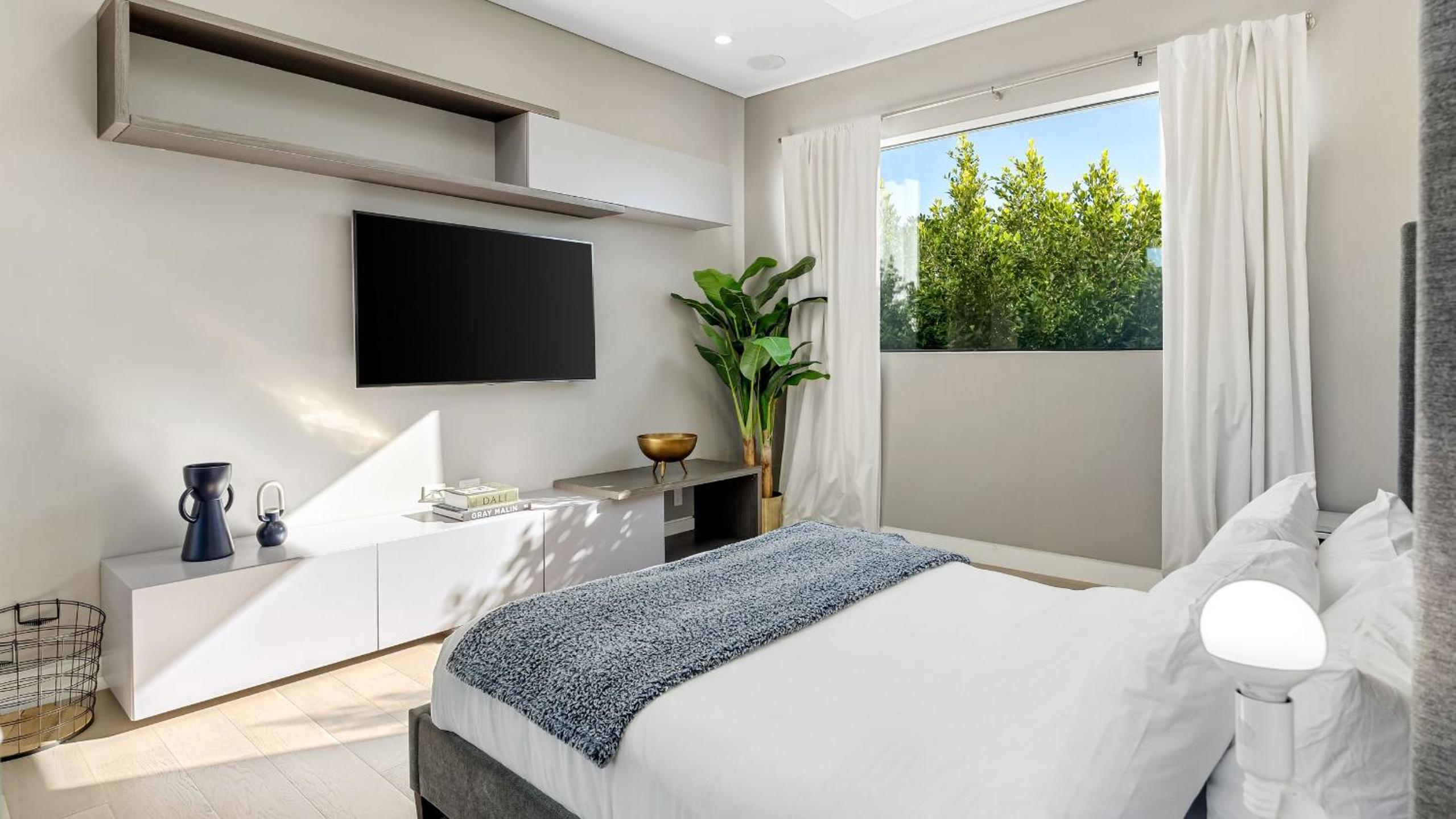Private LA Retreat w Pool Hot Tub Fire Pit Near Melrose Ave The Martel House by AvantStay