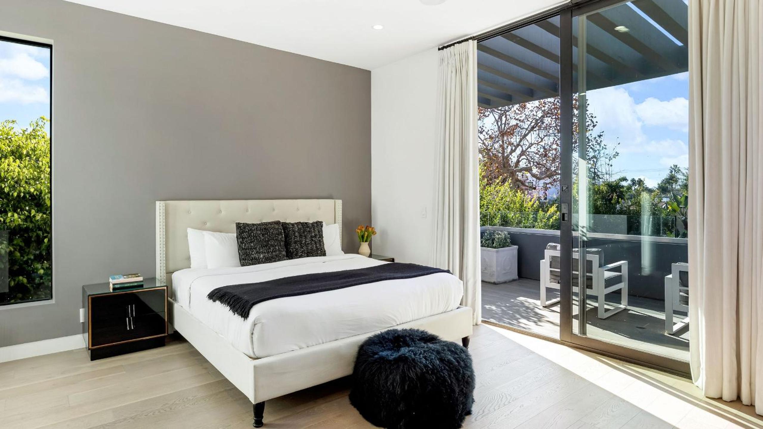 Private LA Retreat w Pool Hot Tub Fire Pit Near Melrose Ave The Martel House by AvantStay