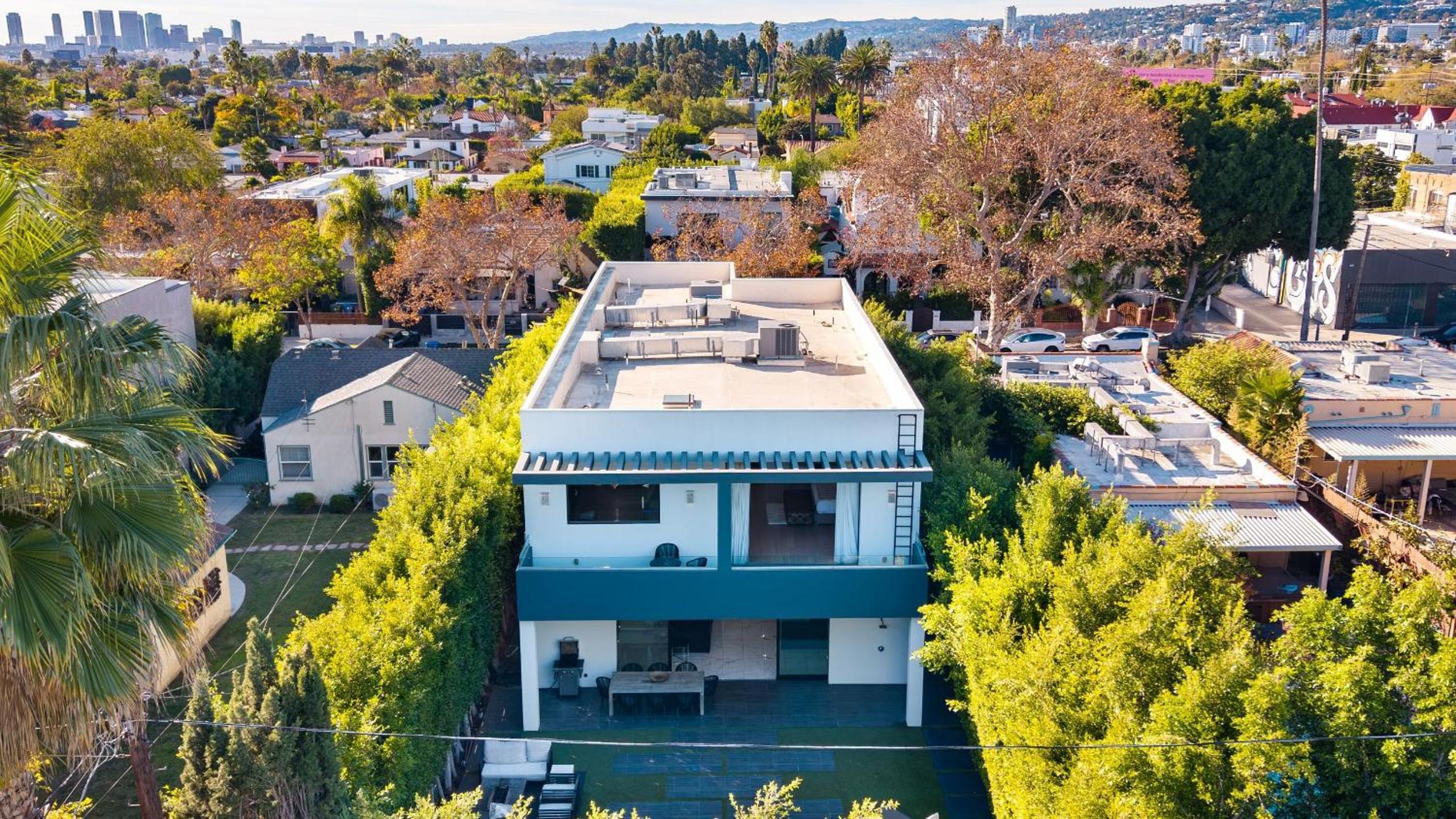 Private LA Retreat w Pool Hot Tub Fire Pit Near Melrose Ave The Martel House by AvantStay
