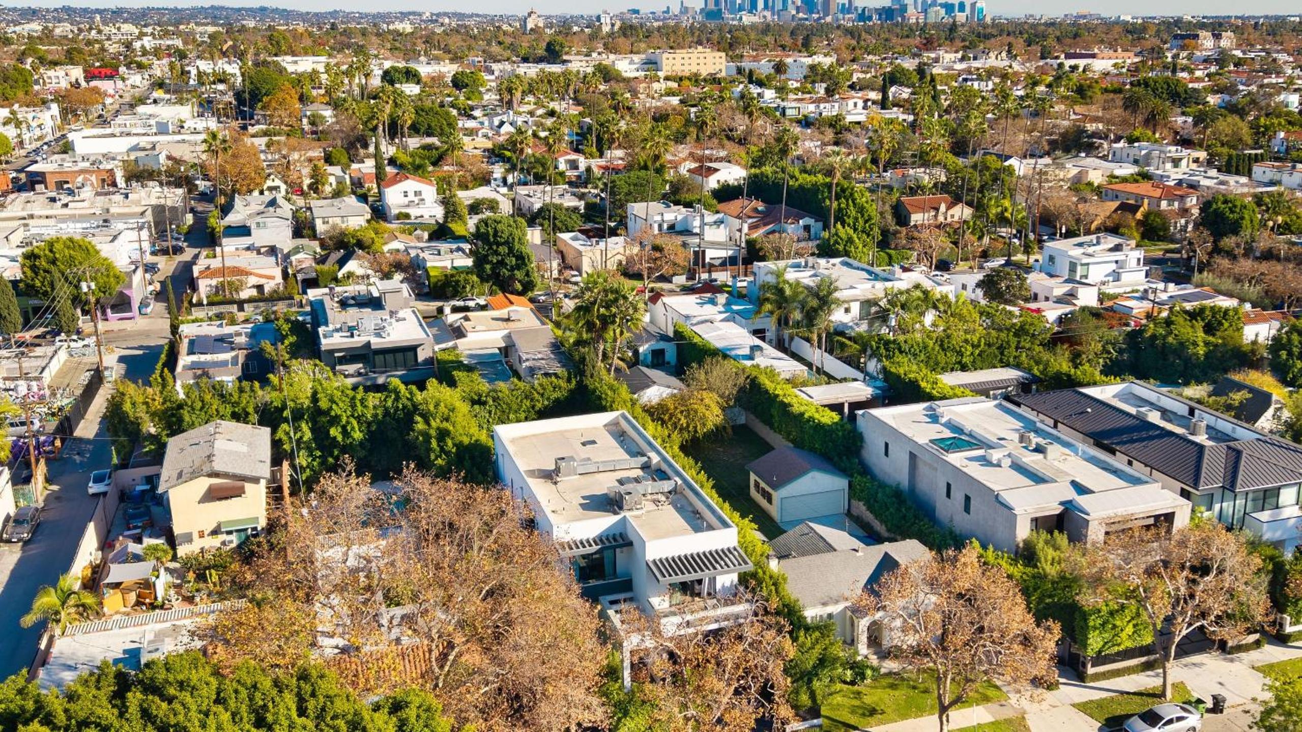 Private LA Retreat w Pool Hot Tub Fire Pit Near Melrose Ave The Martel House by AvantStay