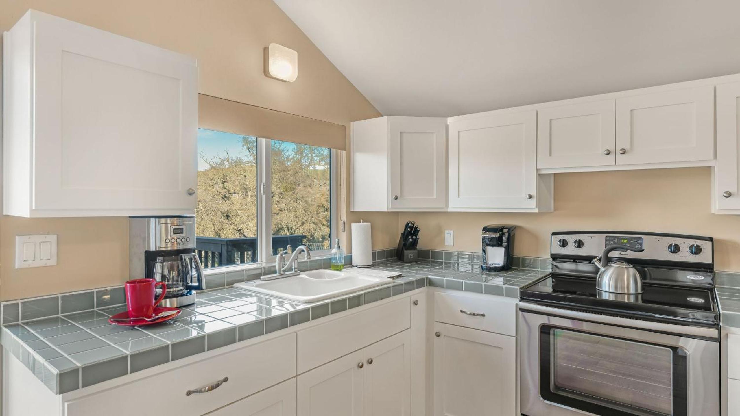 Ten-Acre Wine Country Estate Near Paso Robles w Pool Views El Pomar Estate by AvantStay