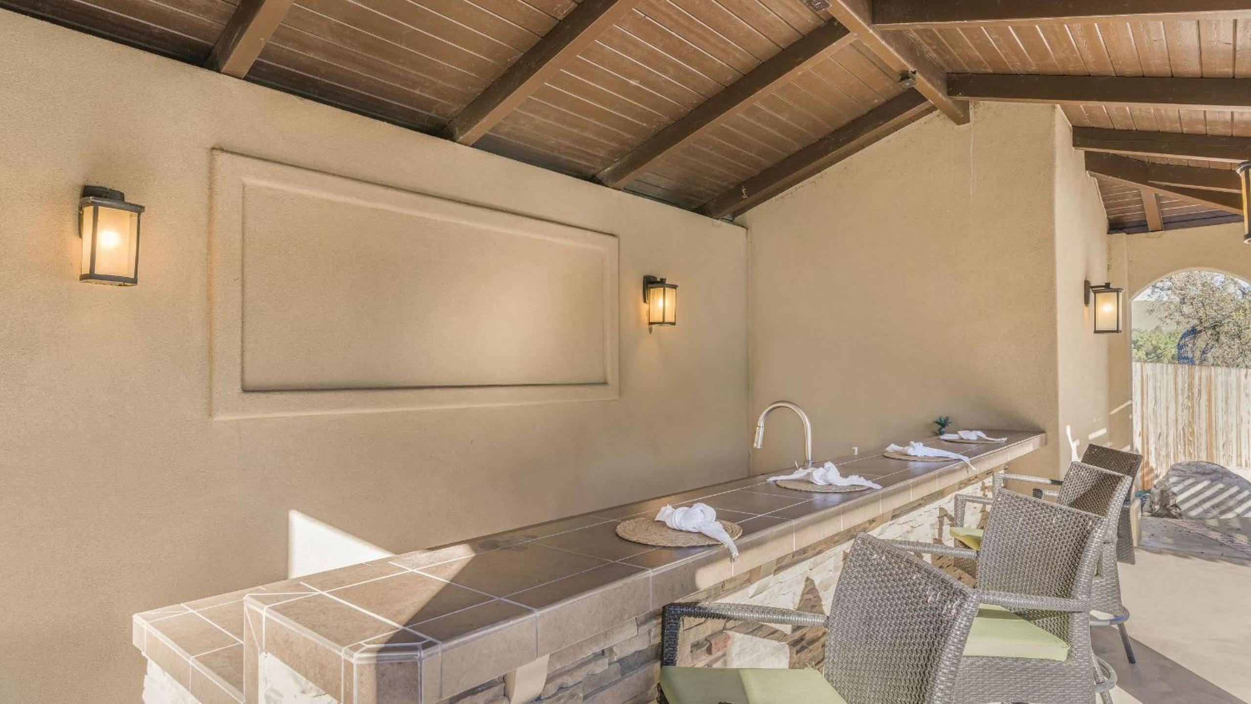 Ten-Acre Wine Country Estate Near Paso Robles w Pool Views El Pomar Estate by AvantStay