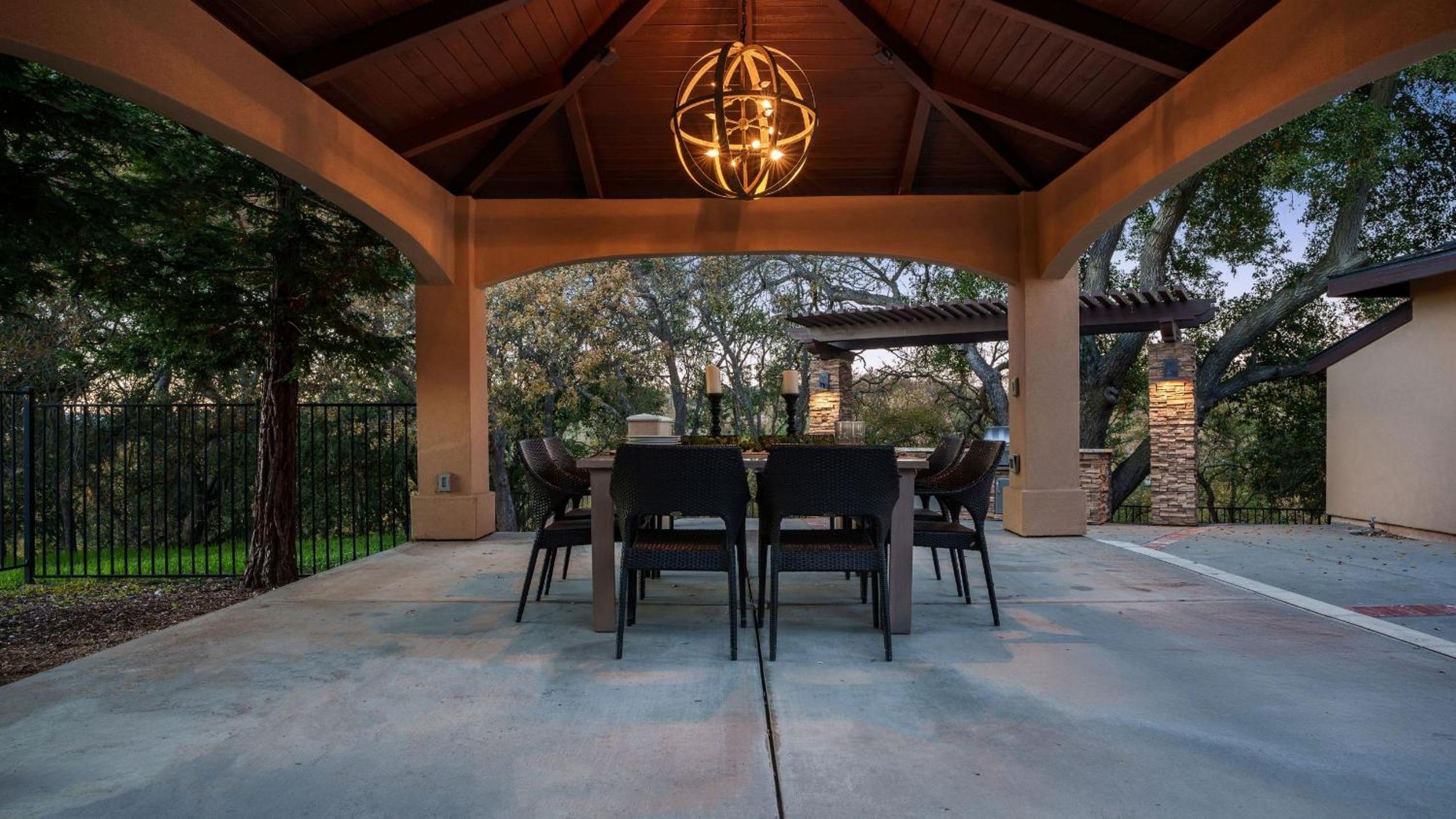 Ten-Acre Wine Country Estate Near Paso Robles w Pool Views El Pomar Estate by AvantStay