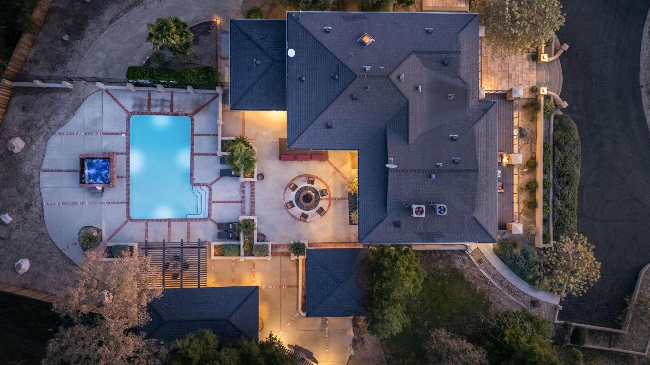Ten-Acre Wine Country Estate Near Paso Robles w Pool Views El Pomar Estate by AvantStay