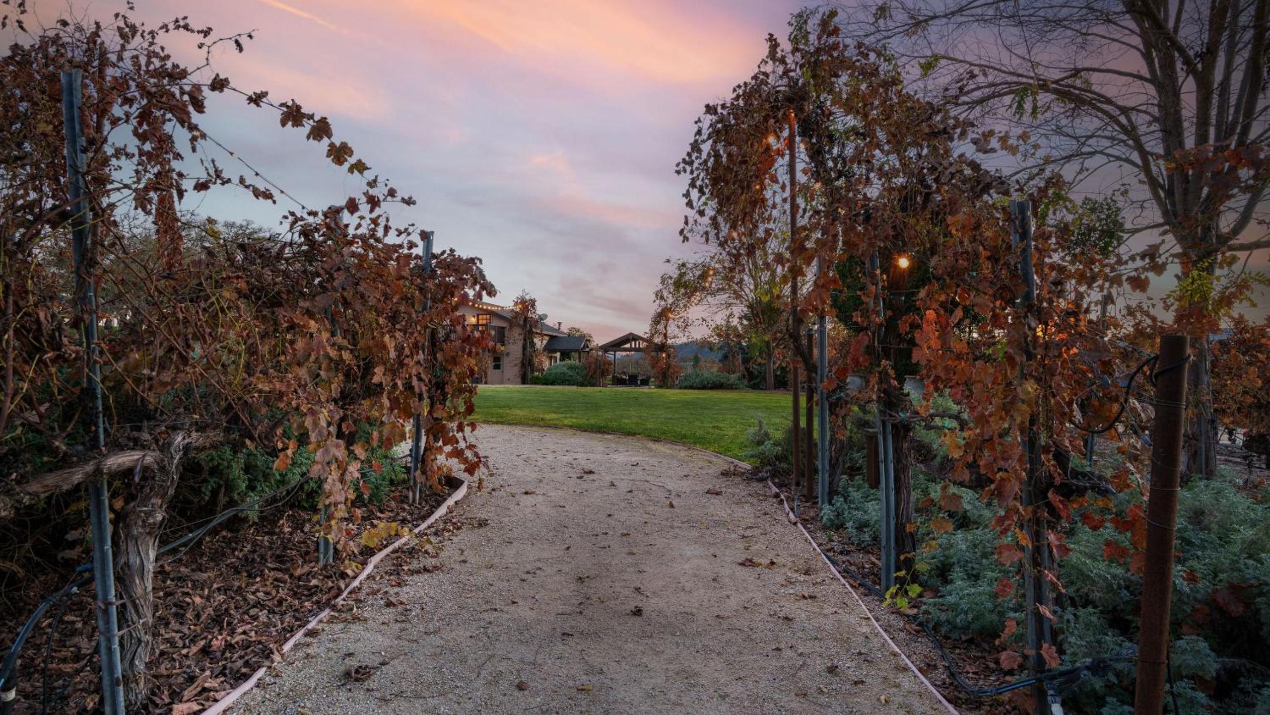 Ten-Acre Wine Country Estate Near Paso Robles w Pool Views El Pomar Estate by AvantStay