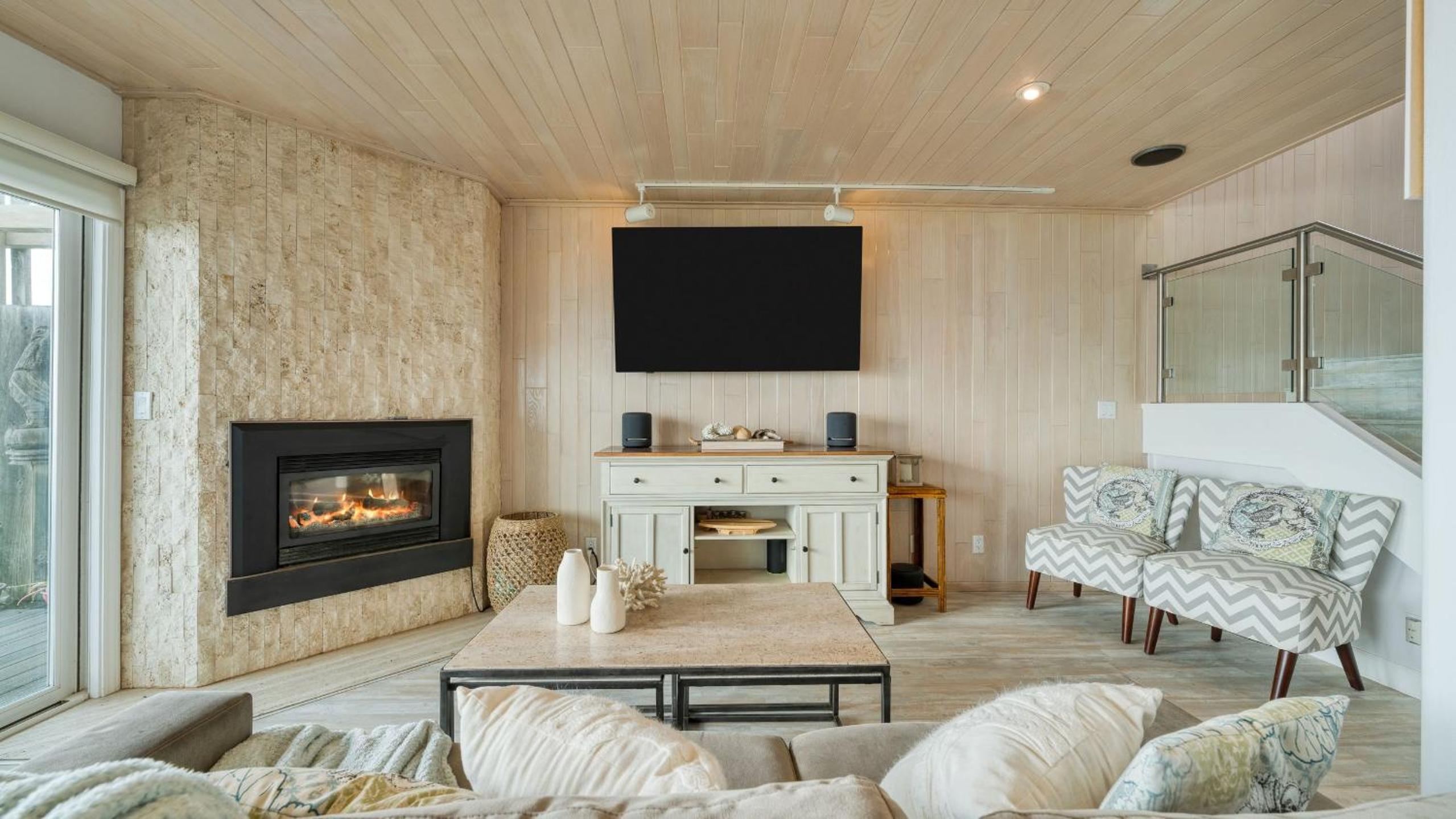 Oceanfront La Selva Beach Home w Fireplace Views Direct Beach Access Sand Castle by AvantStay
