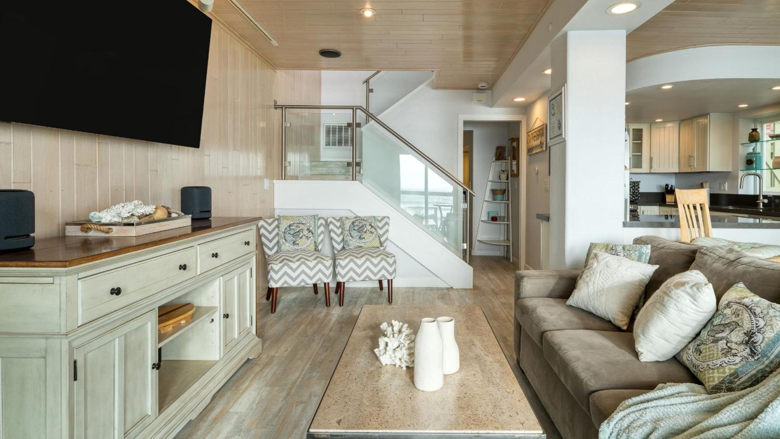 Oceanfront La Selva Beach Home w Fireplace Views Direct Beach Access Sand Castle by AvantStay