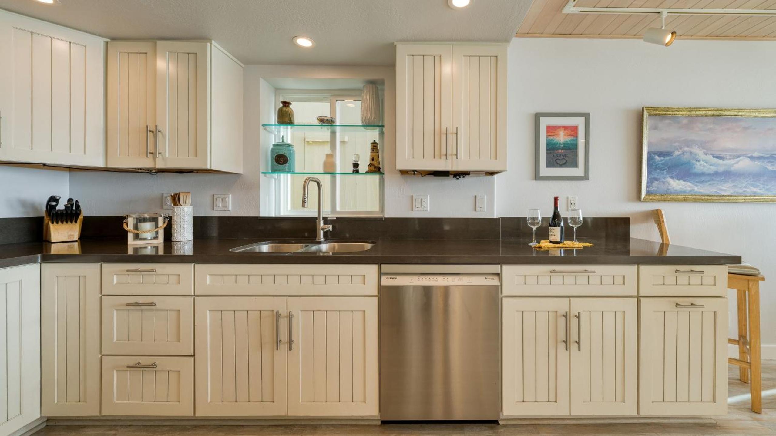Oceanfront La Selva Beach Home w Fireplace Views Direct Beach Access Sand Castle by AvantStay