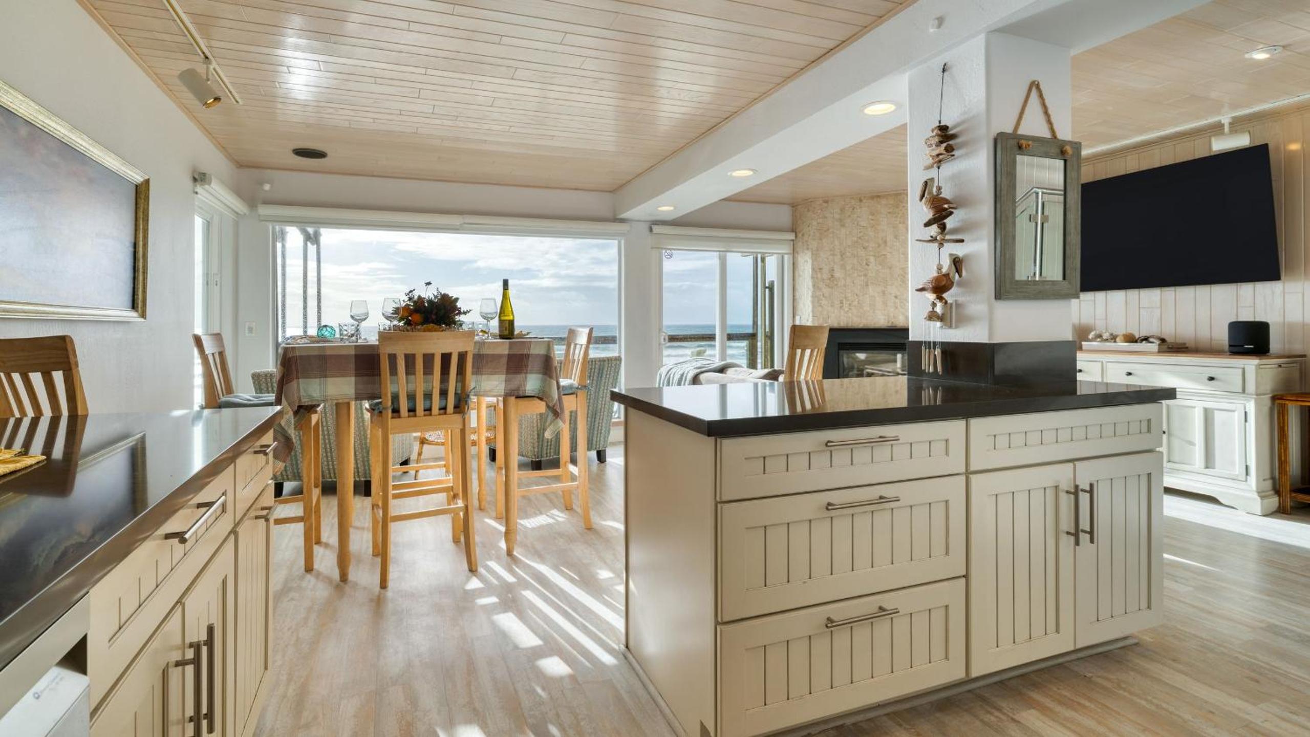 Oceanfront La Selva Beach Home w Fireplace Views Direct Beach Access Sand Castle by AvantStay
