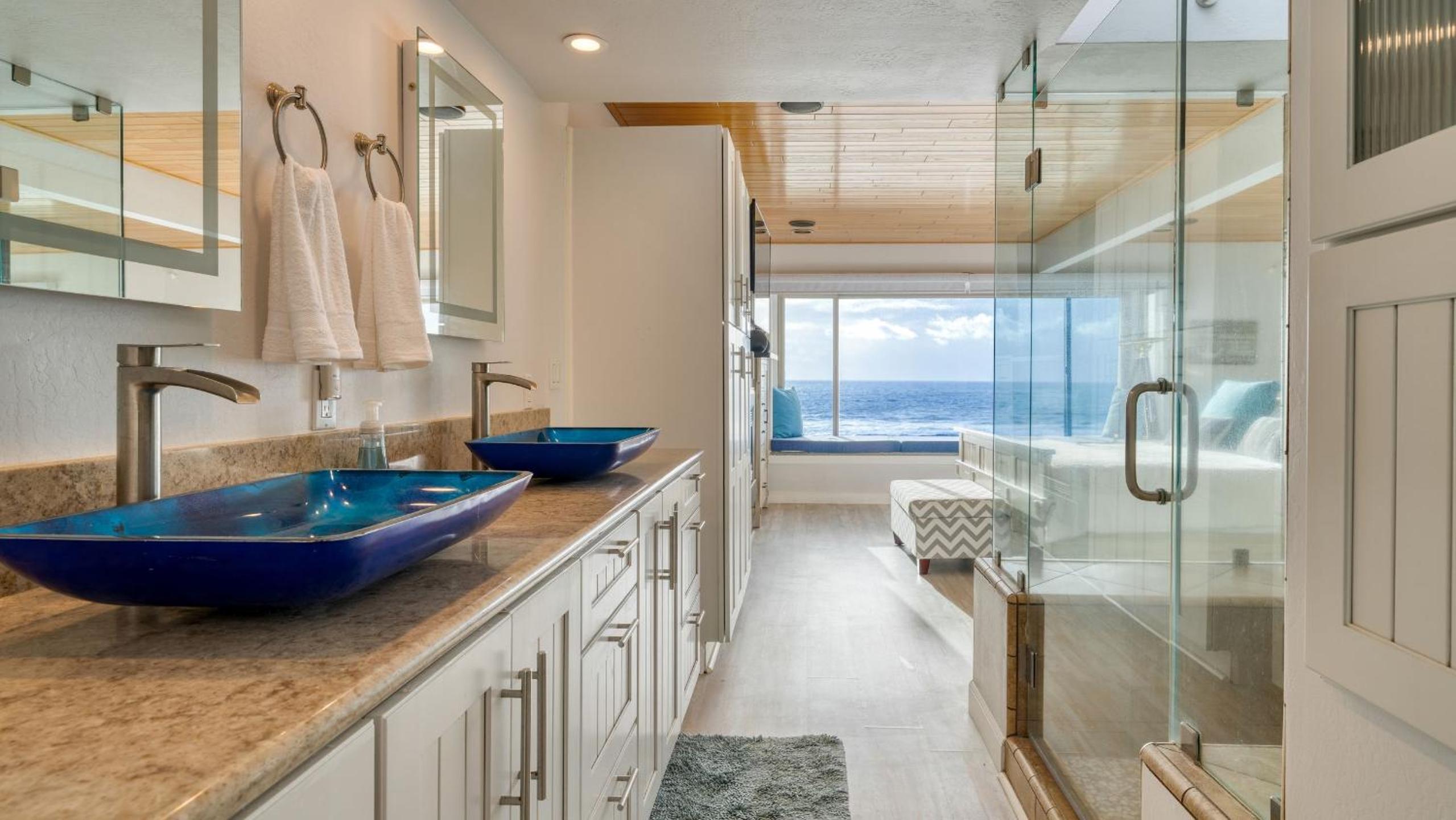 Oceanfront La Selva Beach Home w Fireplace Views Direct Beach Access Sand Castle by AvantStay