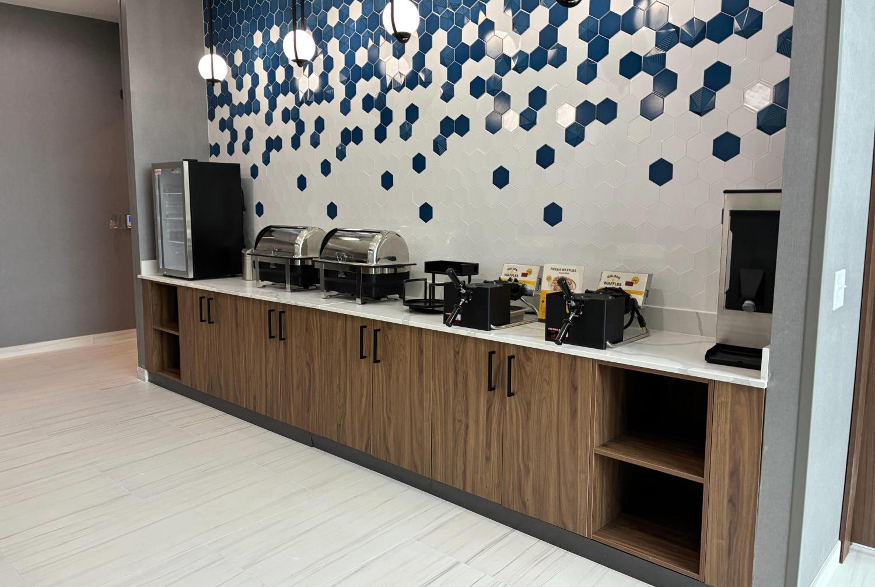 La Quinta Inn & Suites by Wyndham Athens I-65