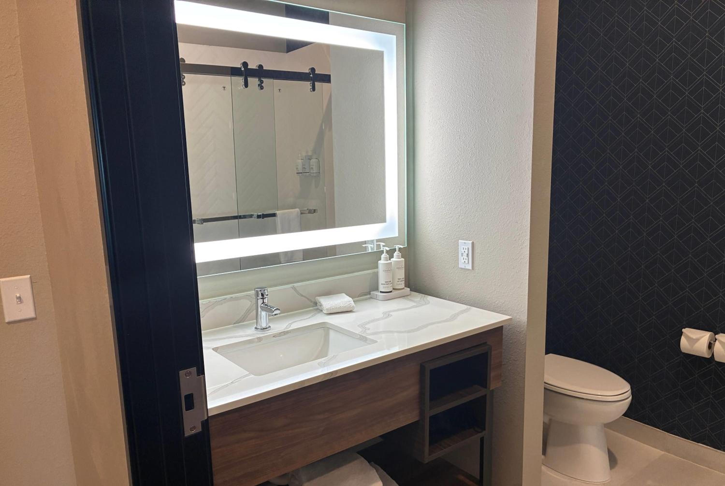 La Quinta Inn & Suites by Wyndham Athens I-65