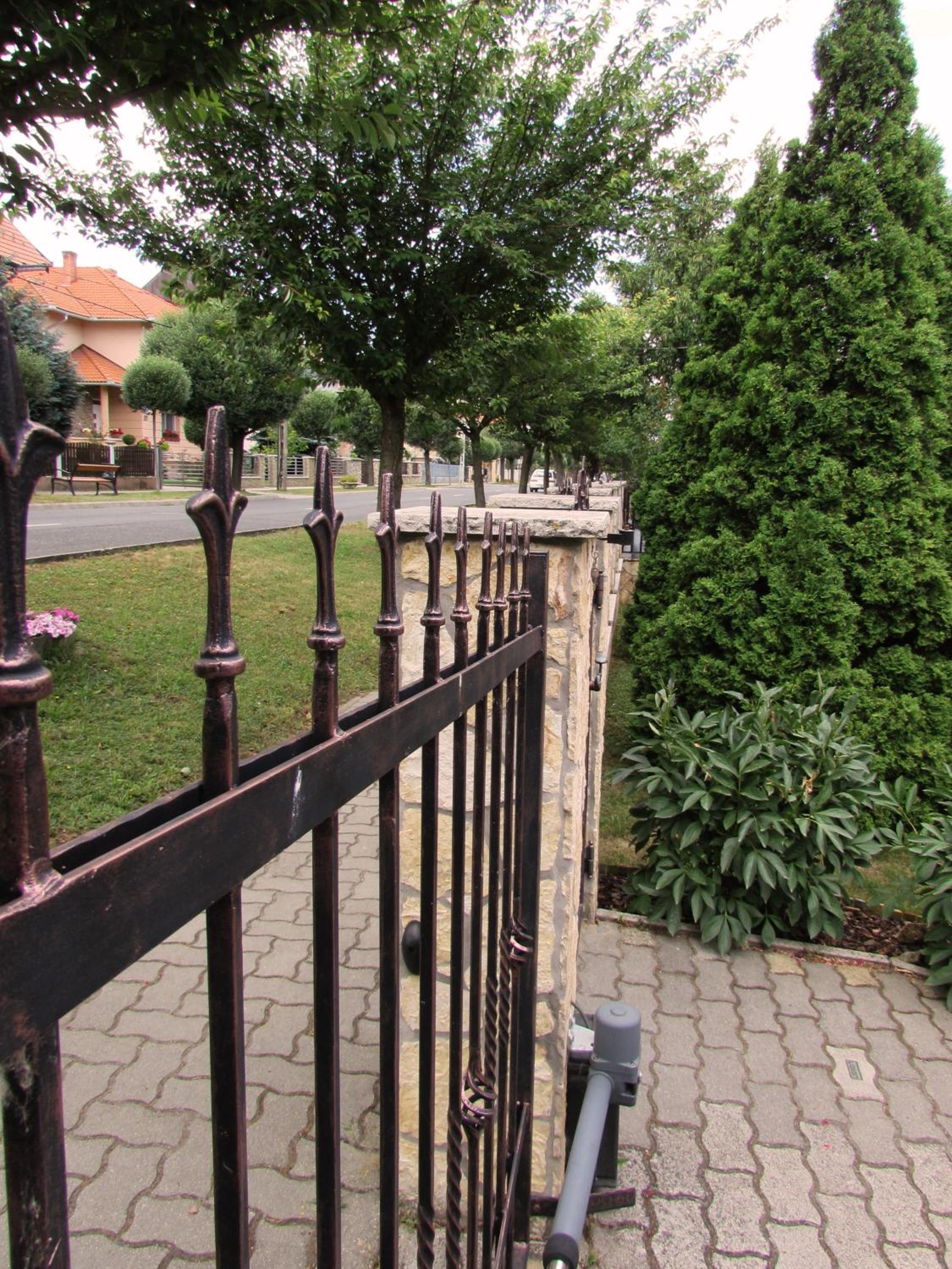 Photo 10