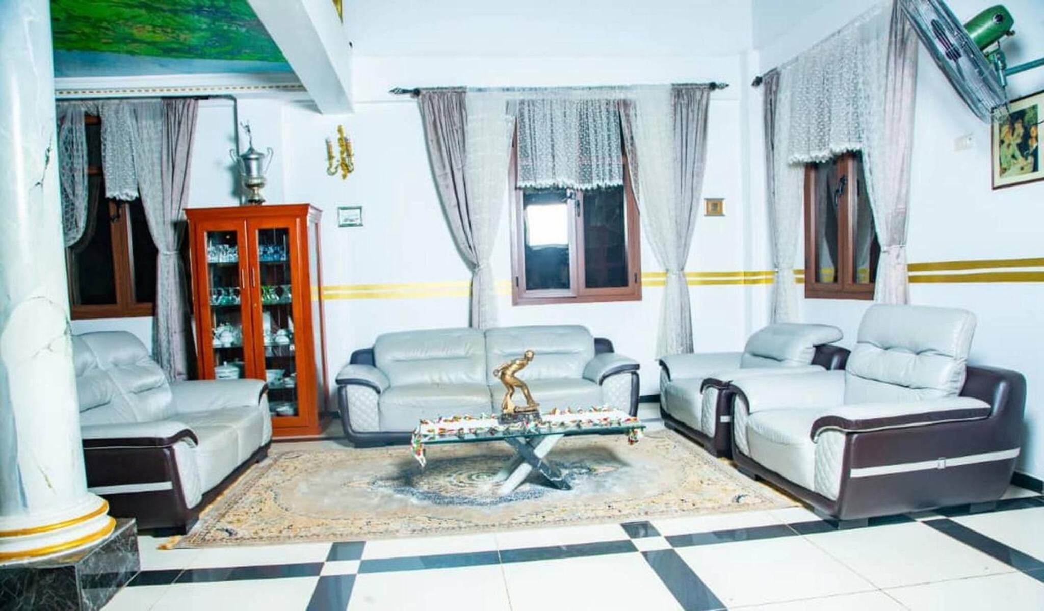 Maison Blanche Biteng