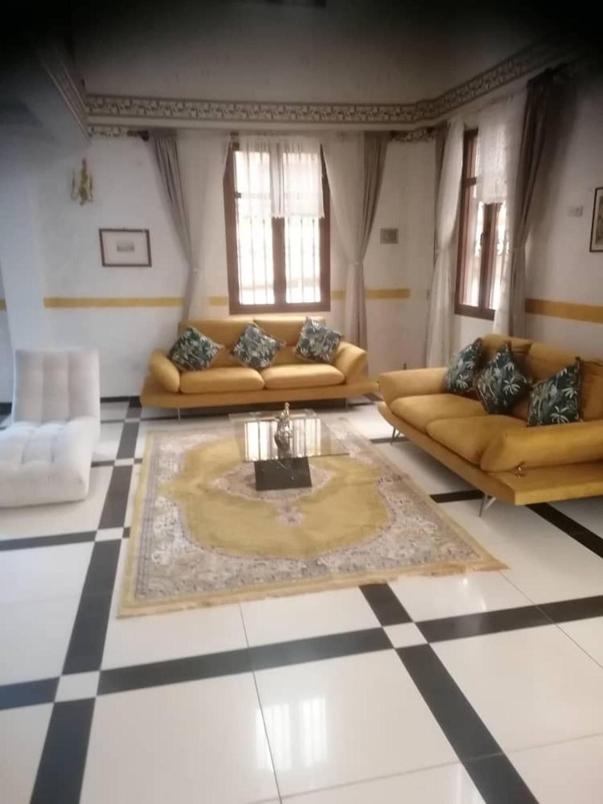 Maison Blanche Biteng